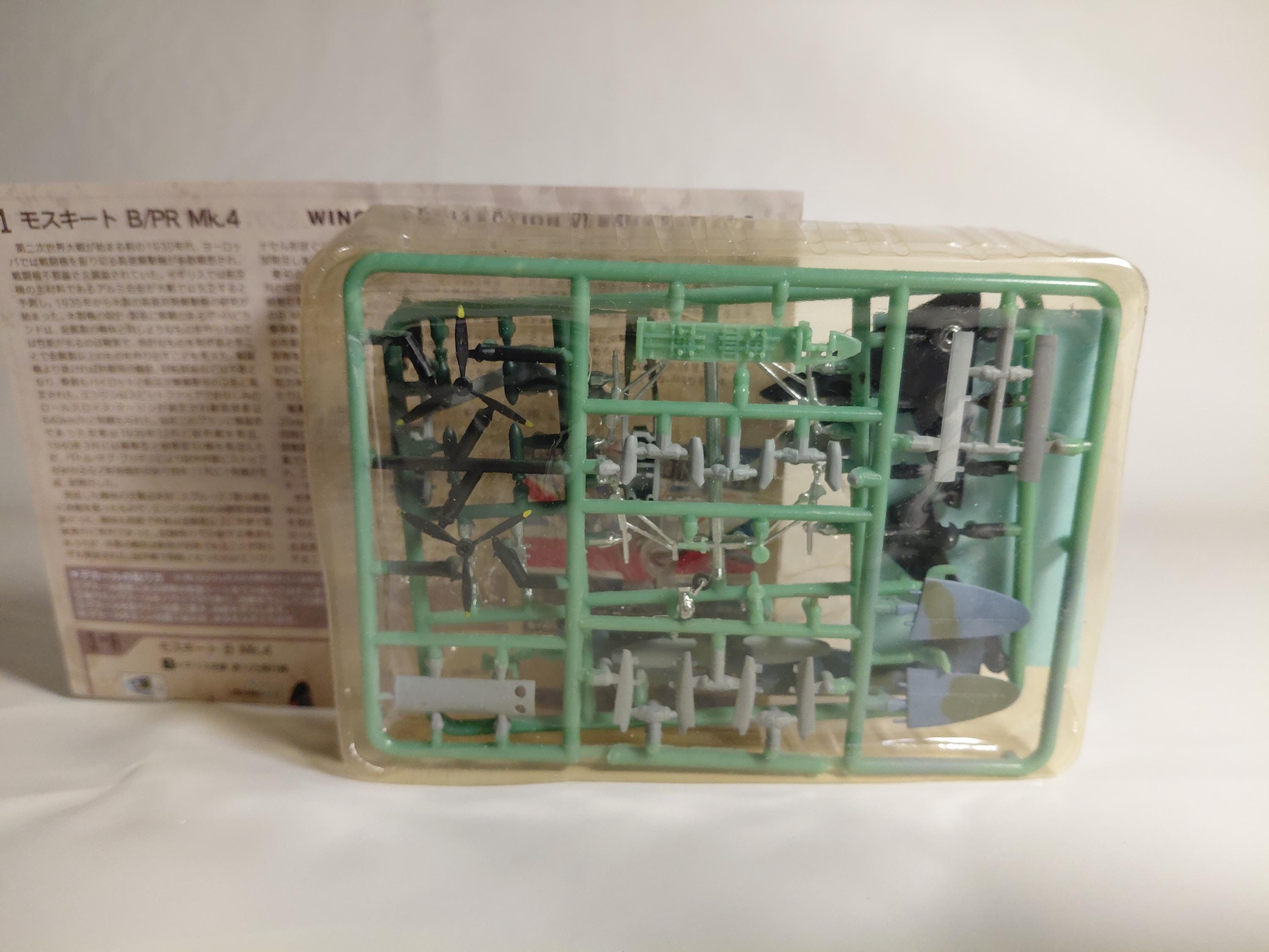 F-Toys 1/144 Wing Kit Collection VS8 #1A Mosquito B Mk.4 British Air Force 105th Airplane