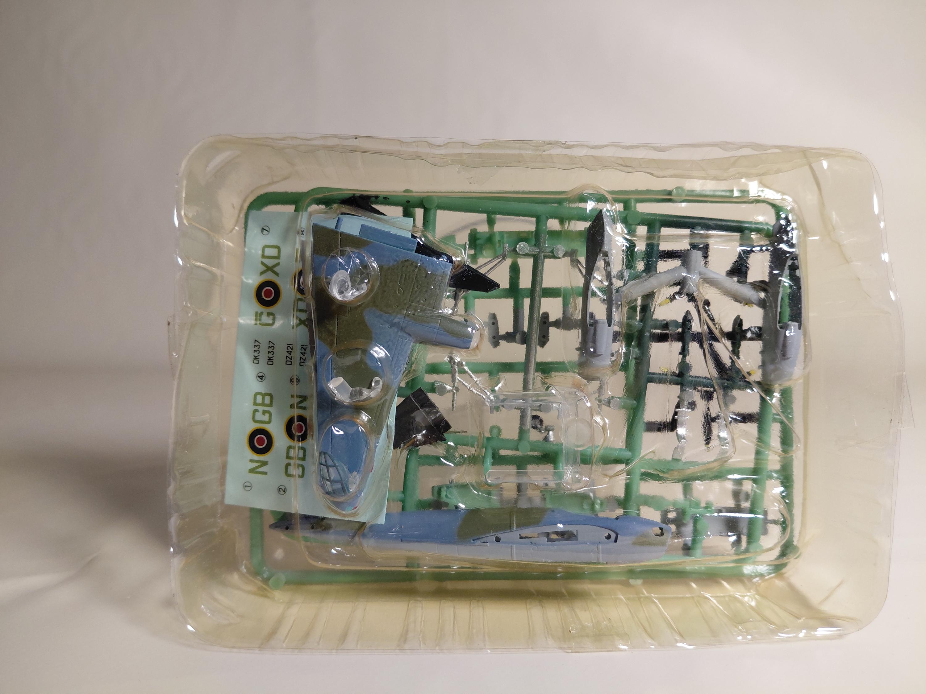 F-Toys 1/144 Wing Kit Collection VS8 #1A Mosquito B Mk.4 British Air Force 105th Airplane