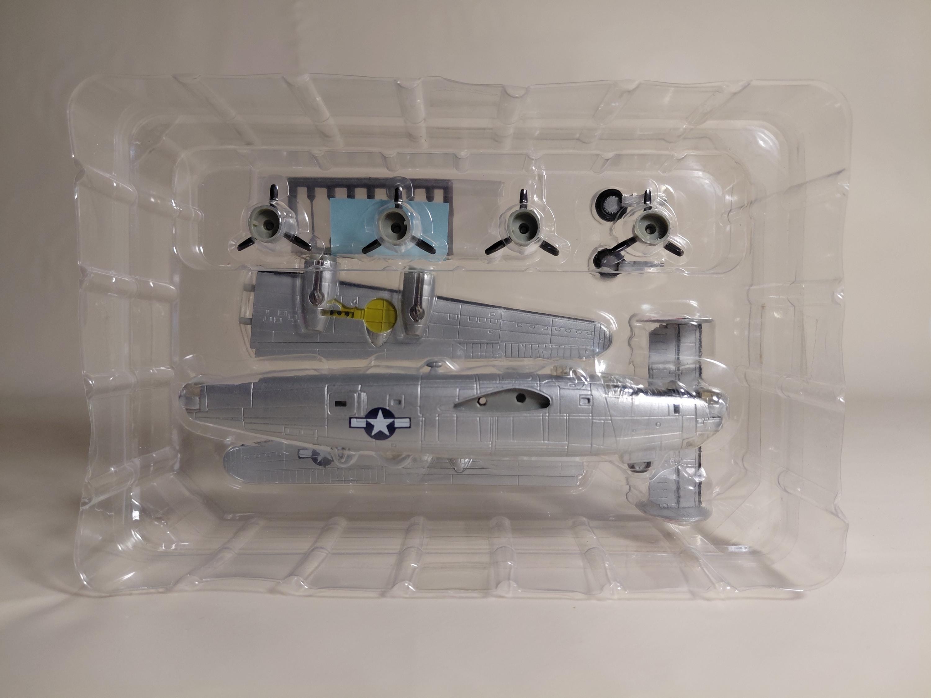 CafeReo 1/144 BIGBIRD 1 #2 B-24J Liberator USAF "Cocktail Hour nose" MIDWAY 43rd