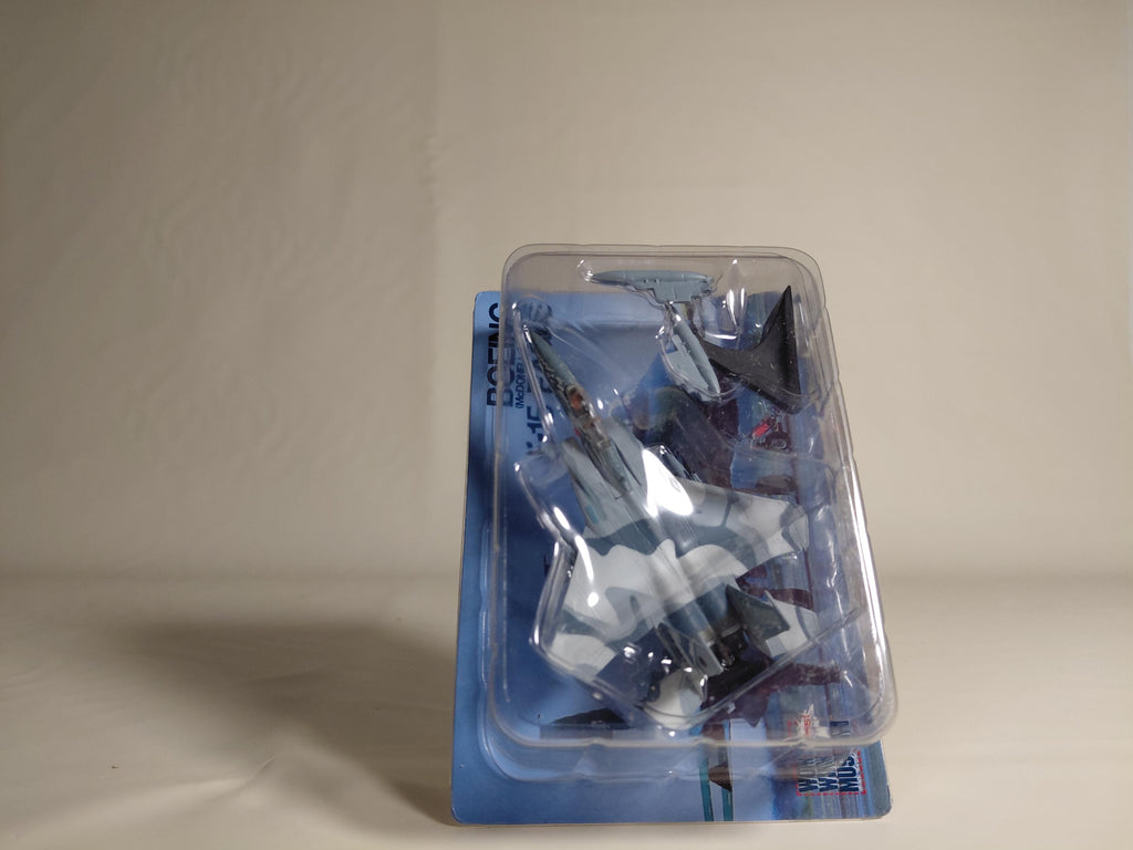 Takara Kaiyodo World Wings Museum 1/200 scale model F-15 Eagle Air Self-Defense Force F-15J 6th Air Wing 40th Anniversar Fighter in Flight