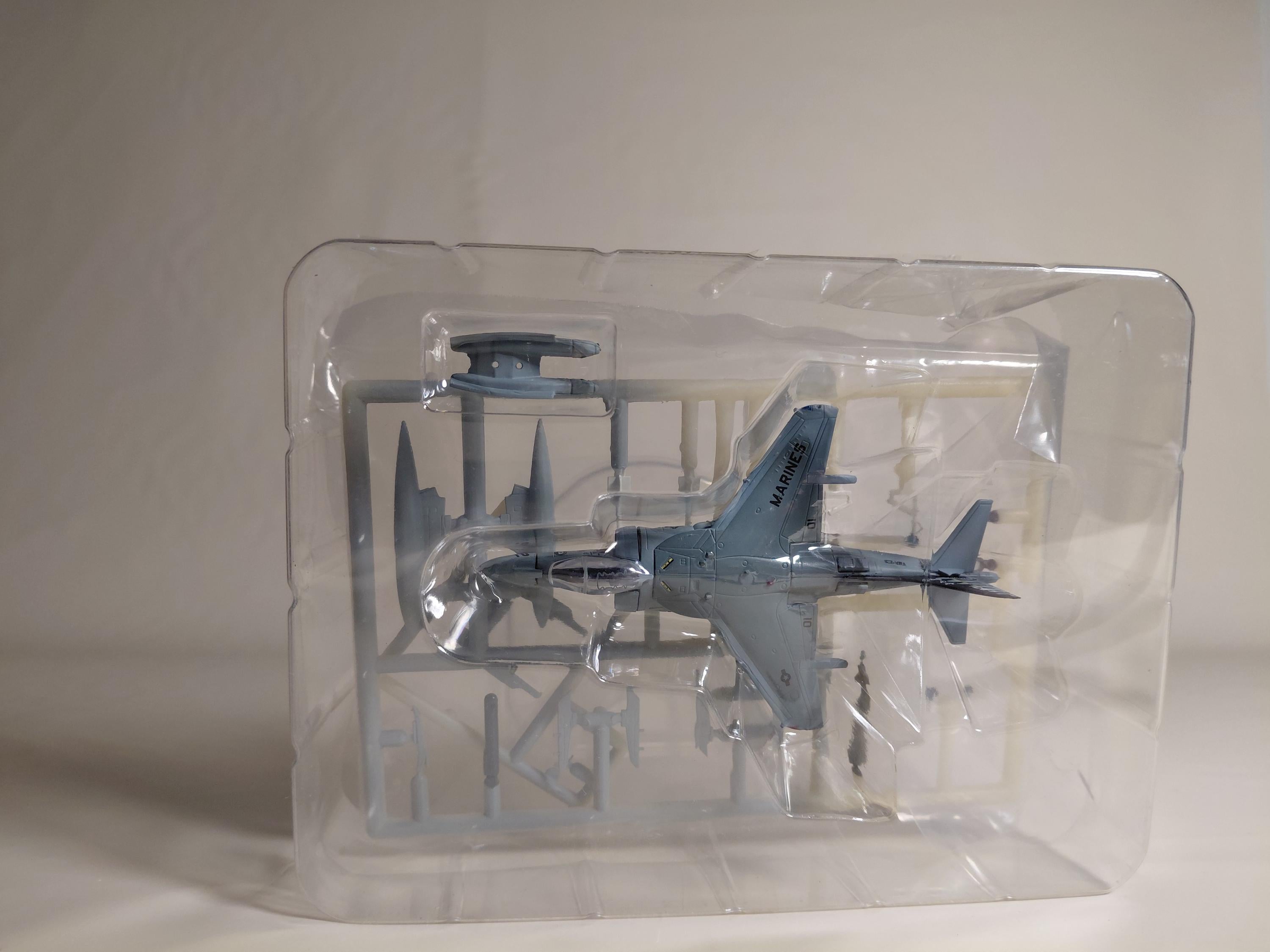 Cafereo Jwings PLUS 1/144 AV-8B Harrier II