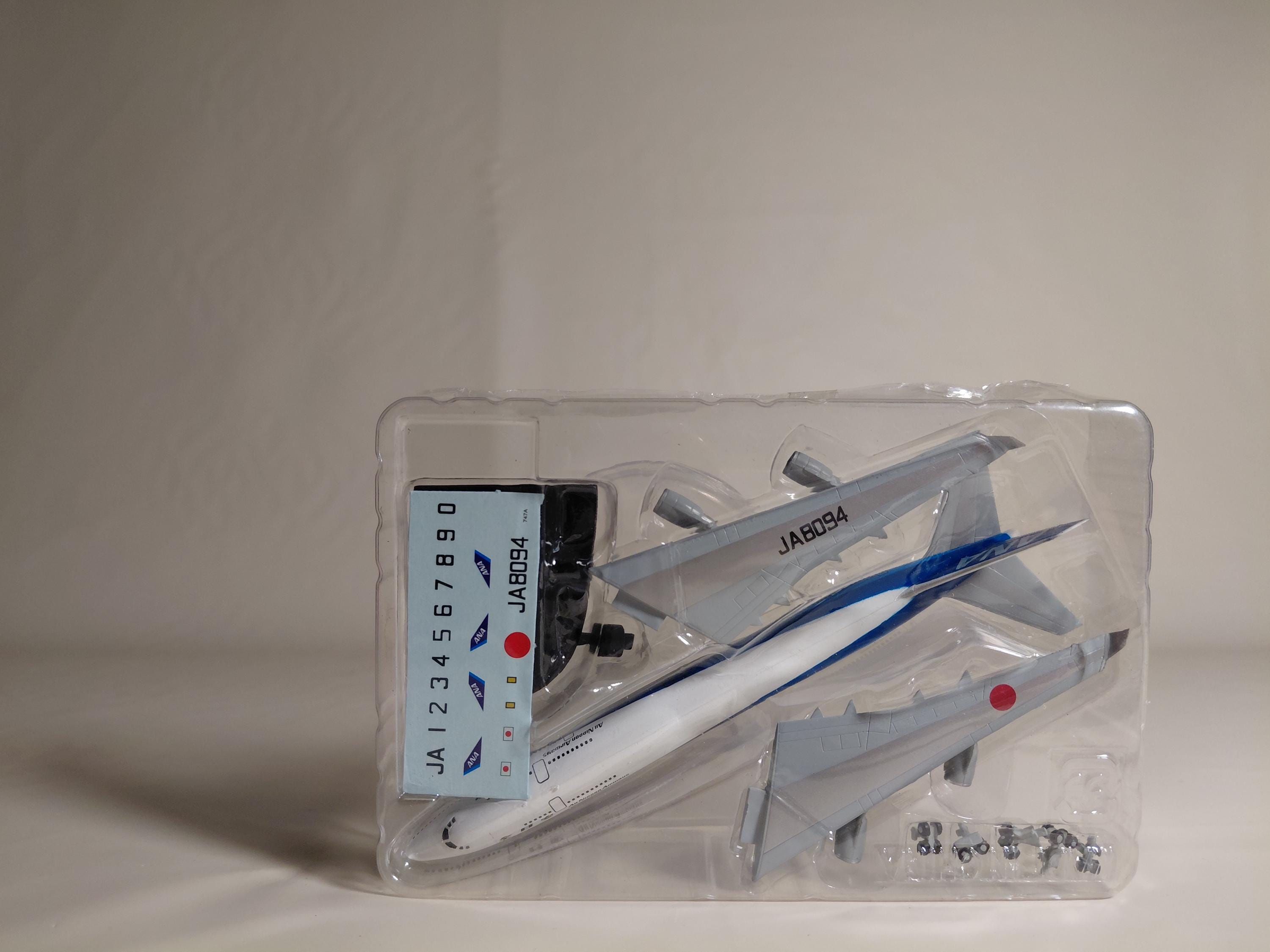 1/500 F-toys ANA Wing Collection B-747-400 JA8094