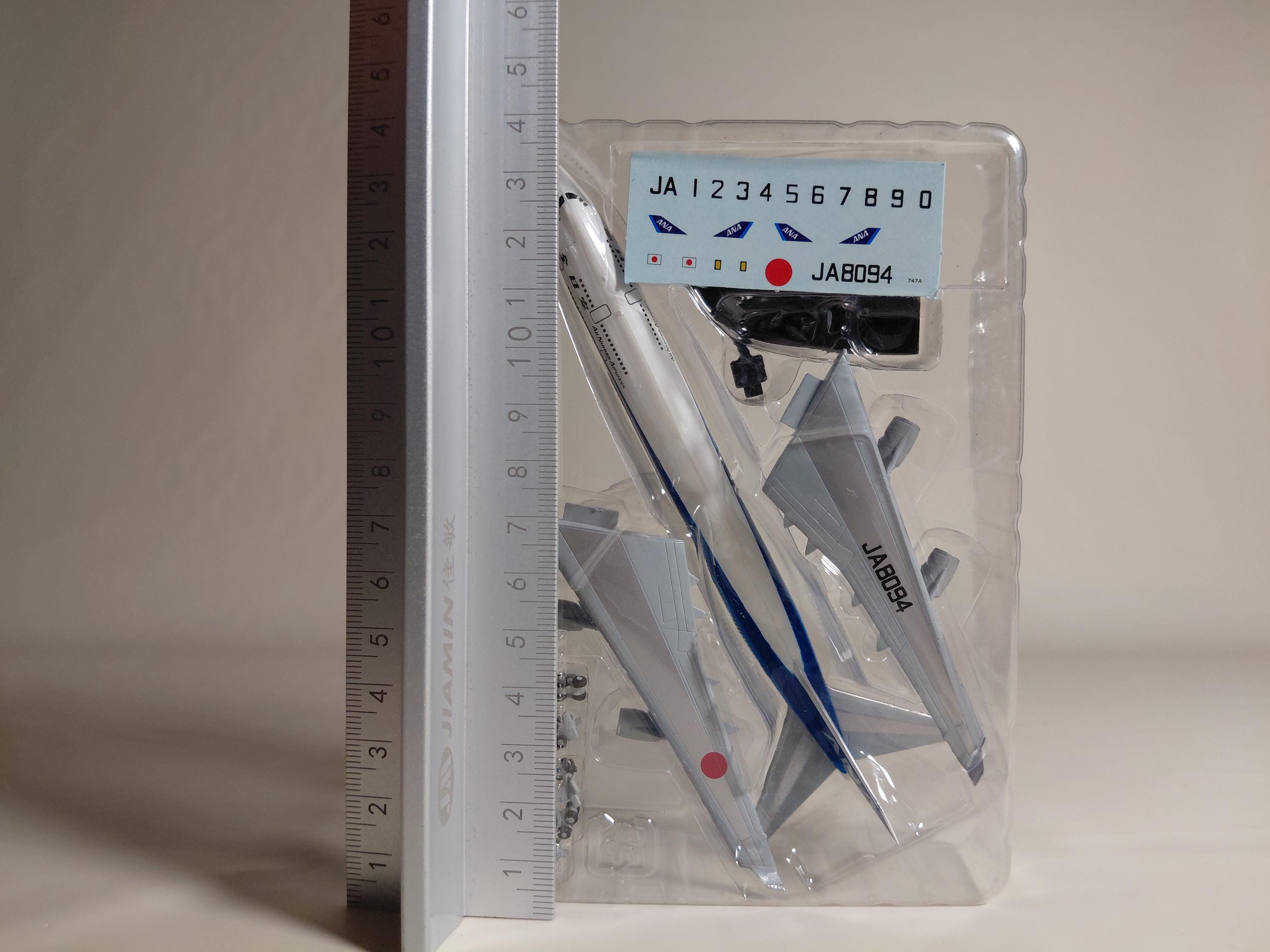 1/500 F-toys ANA Wing Collection B-747-400 JA8094