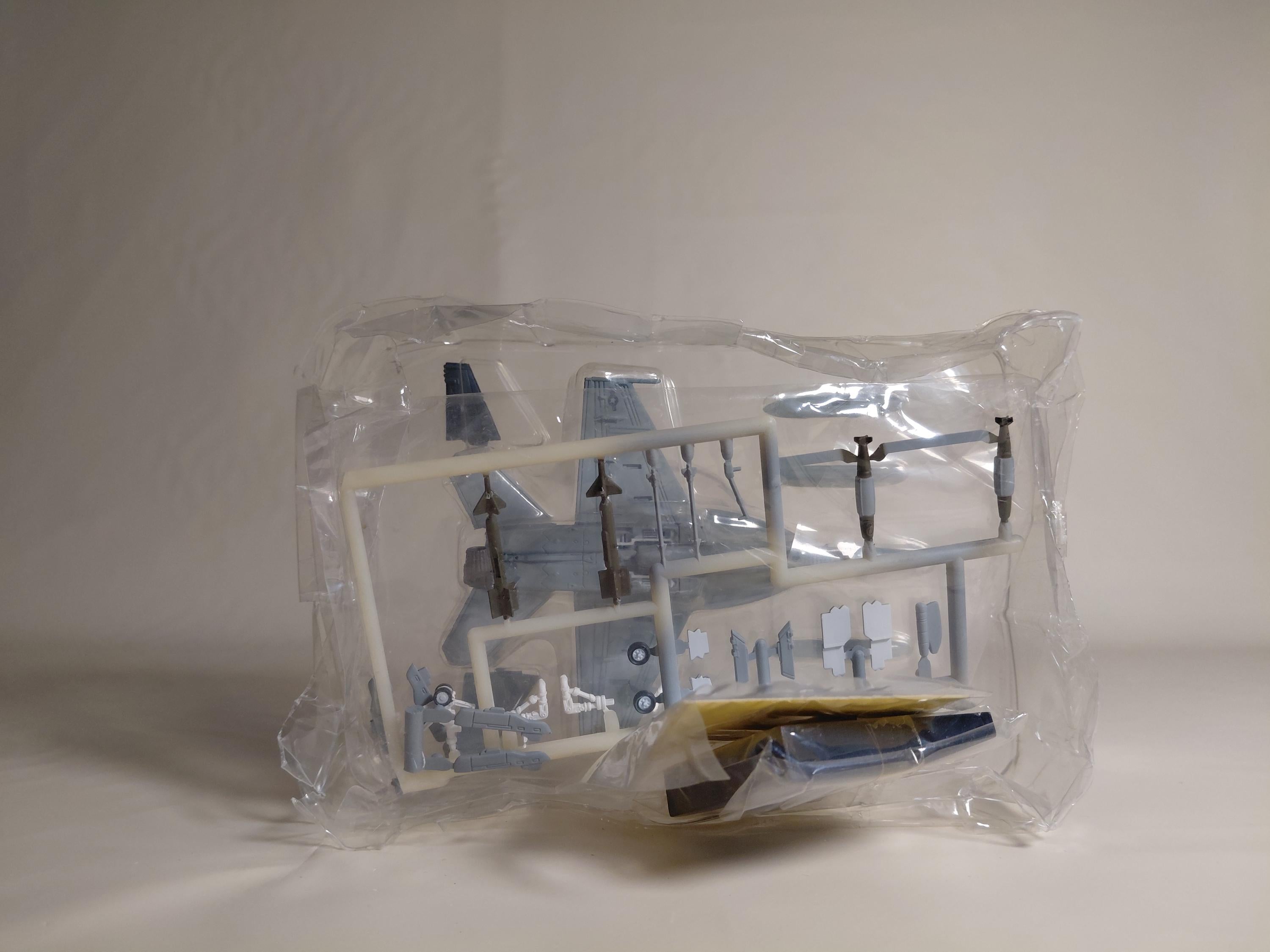 Cafereo Jwings 1/144 F/A-18E Super Bumblebee Royal Messis