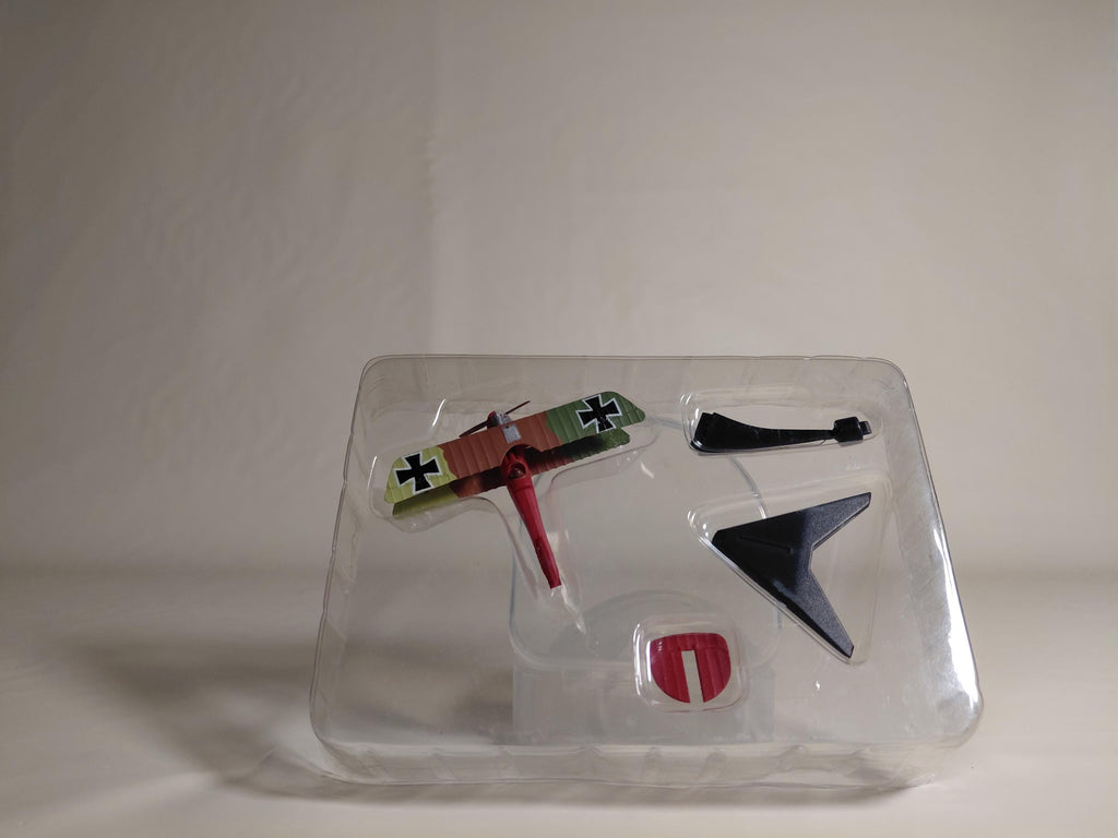 1/144 F-toys WWII Biplane Collection Albatros D.III German Air Force Lieutenant Richthofen's aircraft