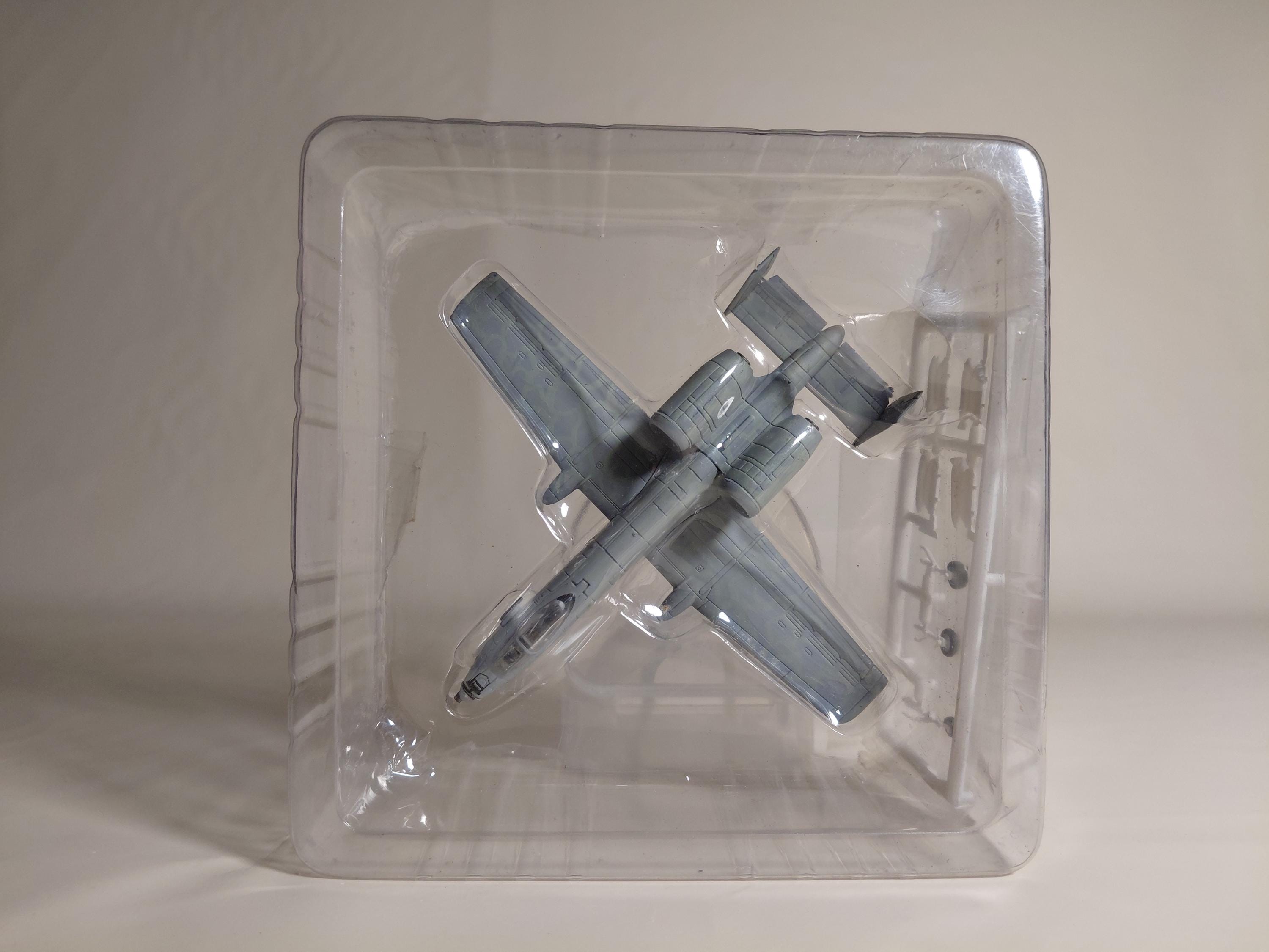 RIZCO 1/144 Area 88 Collection A-10 Thunderbolt II Gray