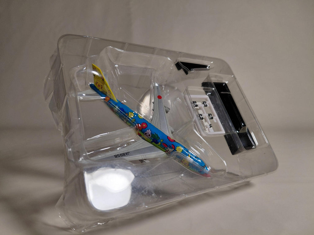 Boeing 747-400D ANA Pokemon Jet "The Flower jumbo" Seclets 1/700 TAKARA JAPAN
