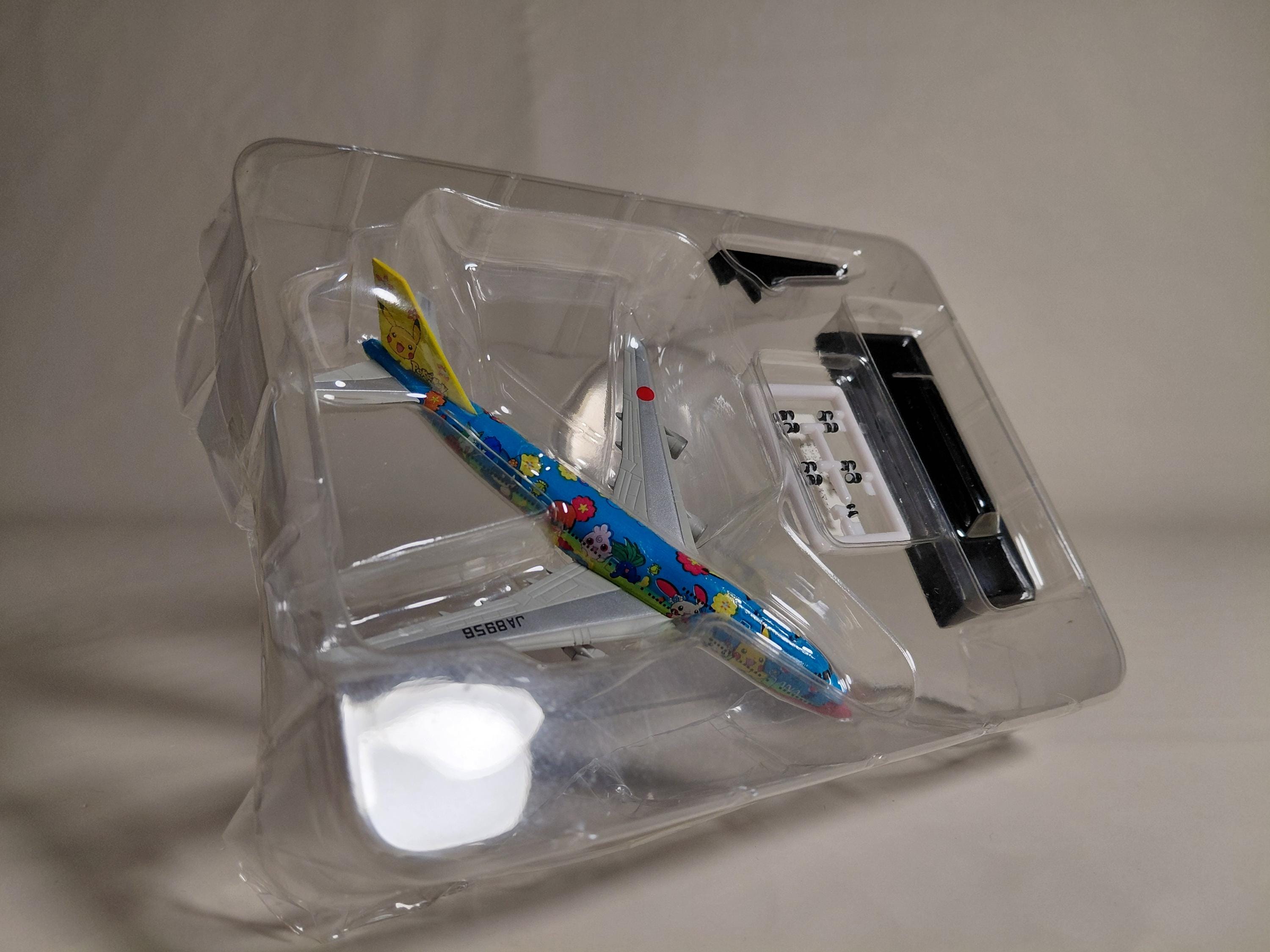 Boeing 747-400D ANA Pokemon Jet "The Flower jumbo" Seclets 1/700 TAKARA JAPAN