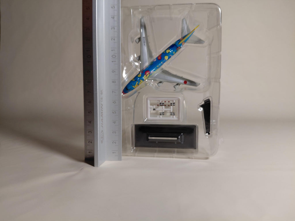 Boeing 747-400D ANA Pokemon Jet "The Flower jumbo" Seclets 1/700 TAKARA JAPAN