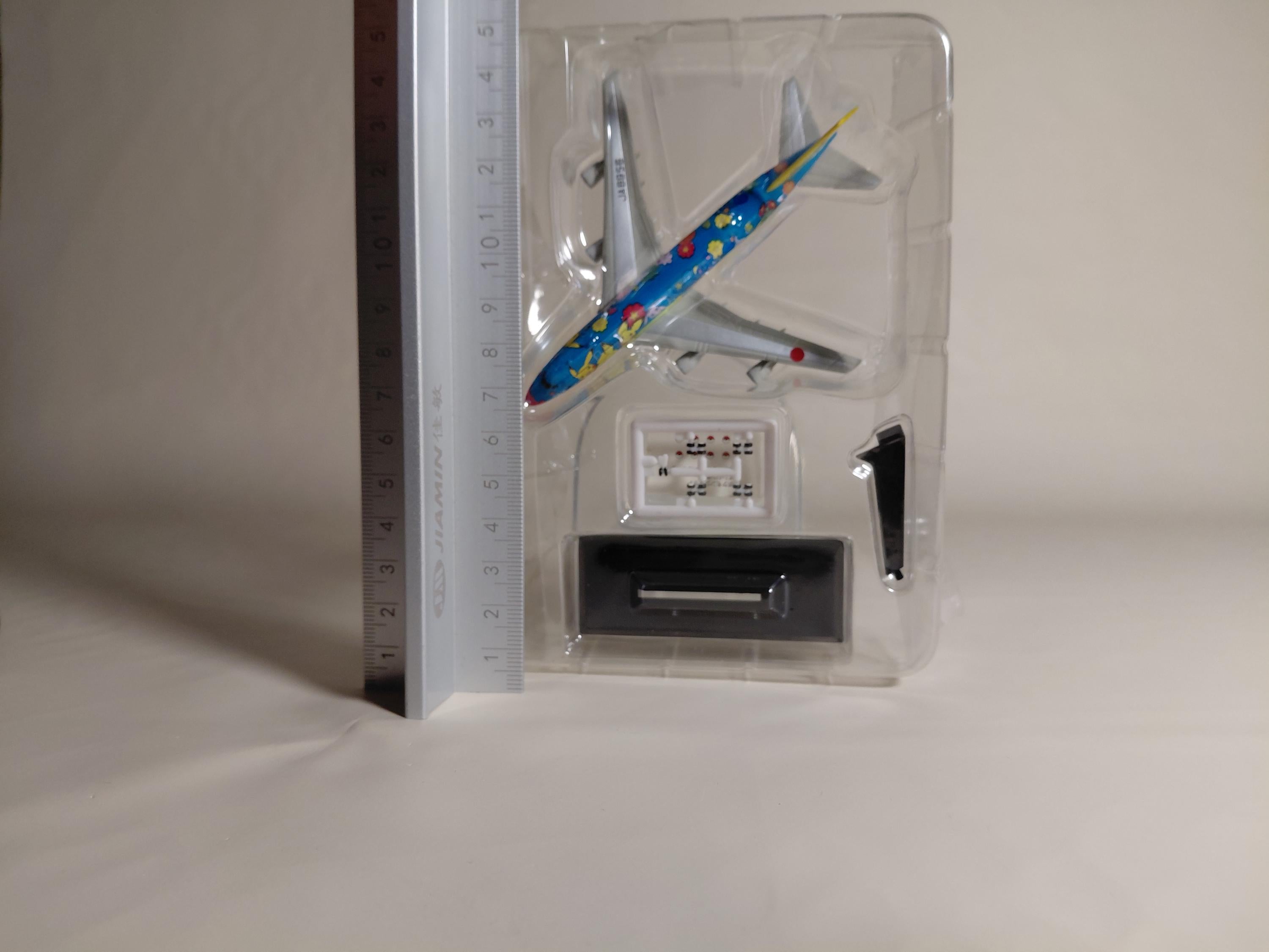Boeing 747-400D ANA Pokemon Jet "The Flower jumbo" Seclets 1/700 TAKARA JAPAN