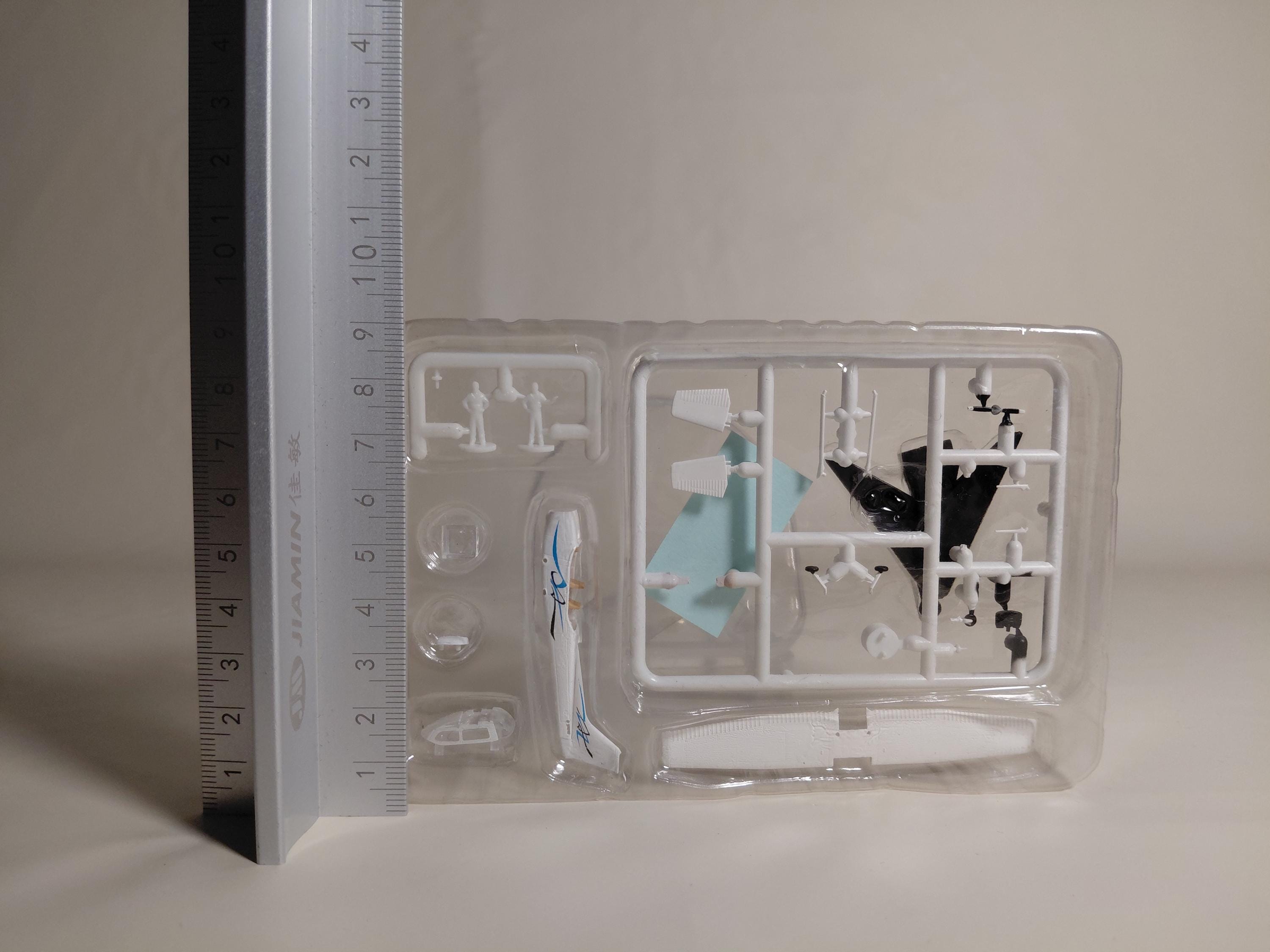 F-toys High Spec Mini vol.1 1/144 Cessna Skyhawk Asahi Airlines JA80AP