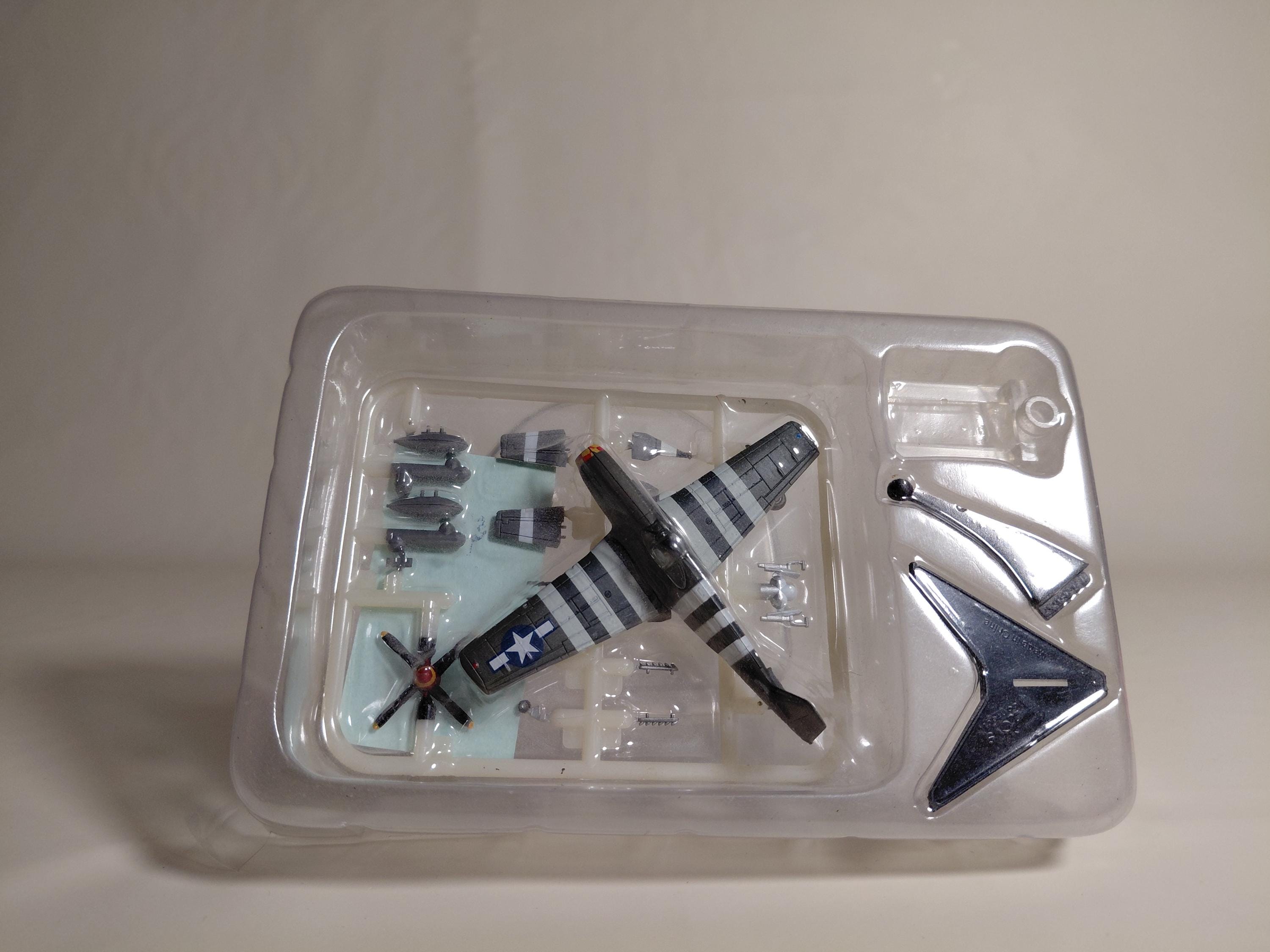 F-Toys 1/144 Aviation Fan Select #1 P-51B Mustang