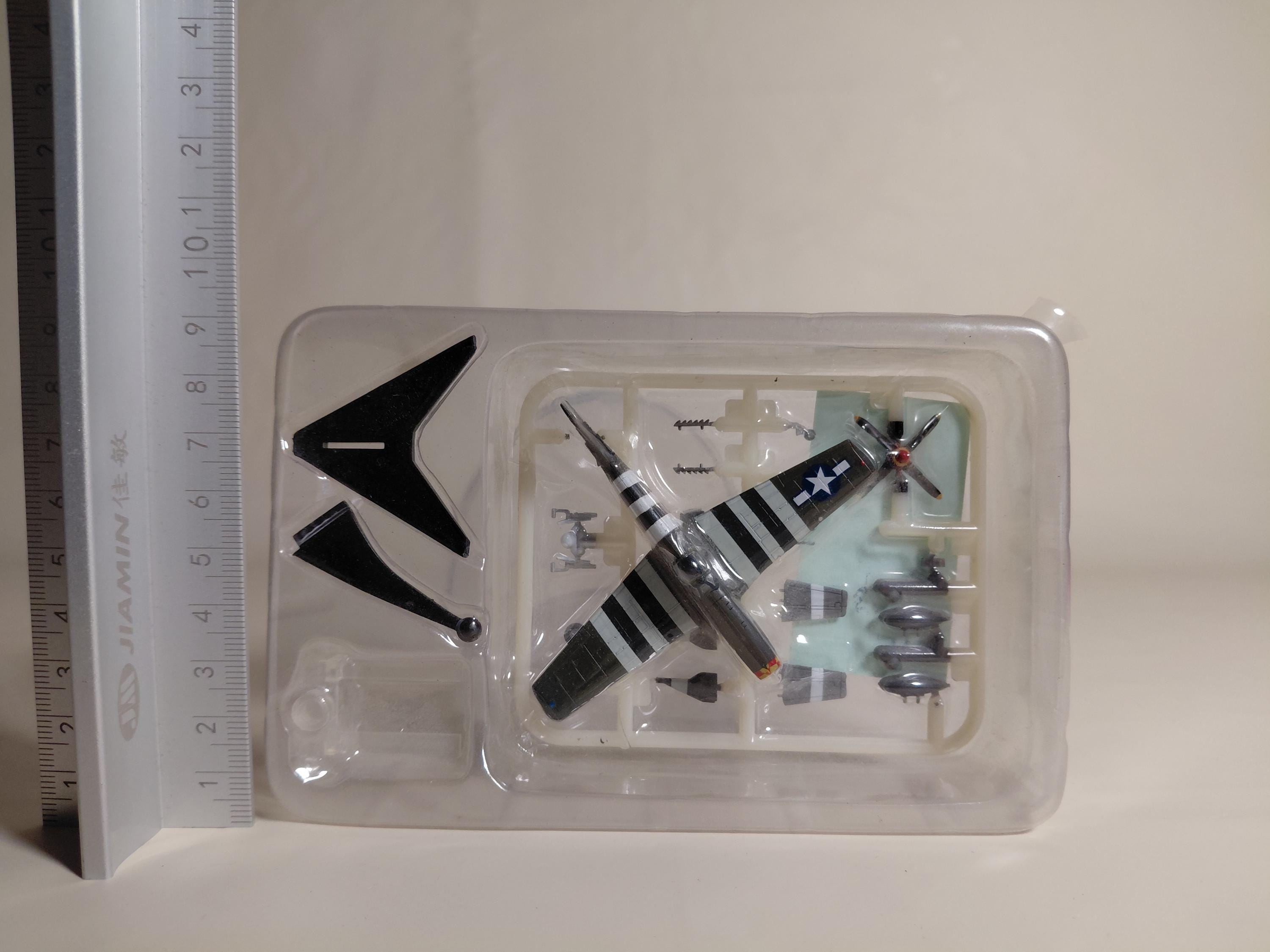 F-Toys 1/144 Aviation Fan Select #1 P-51B Mustang