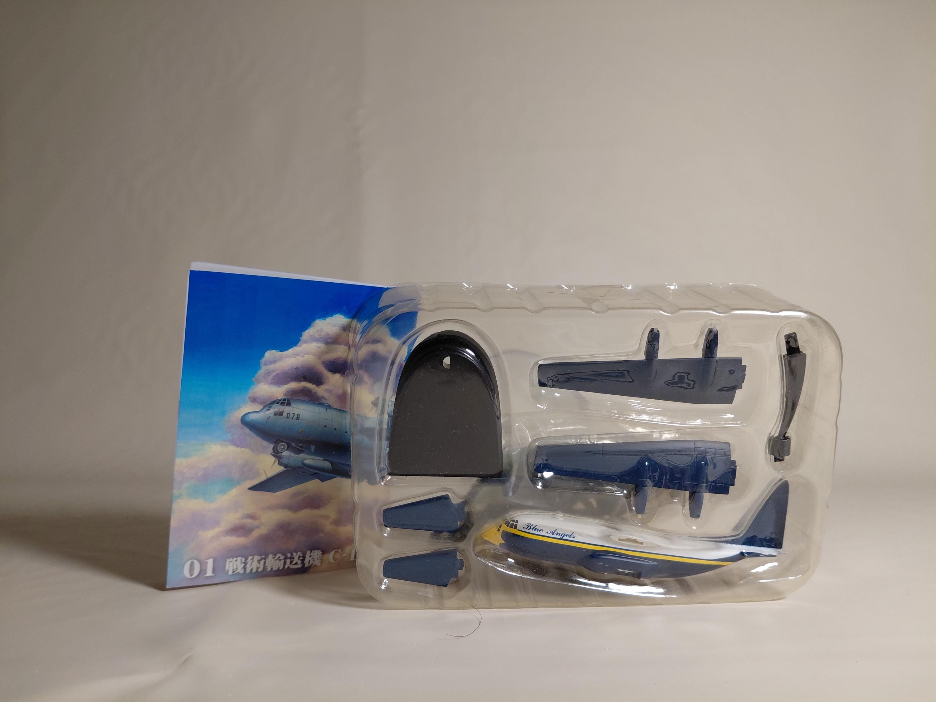 F-toys 1/300 Tactical Transport Aircraft C-130 Us Marine Corps Blue Angel #1C