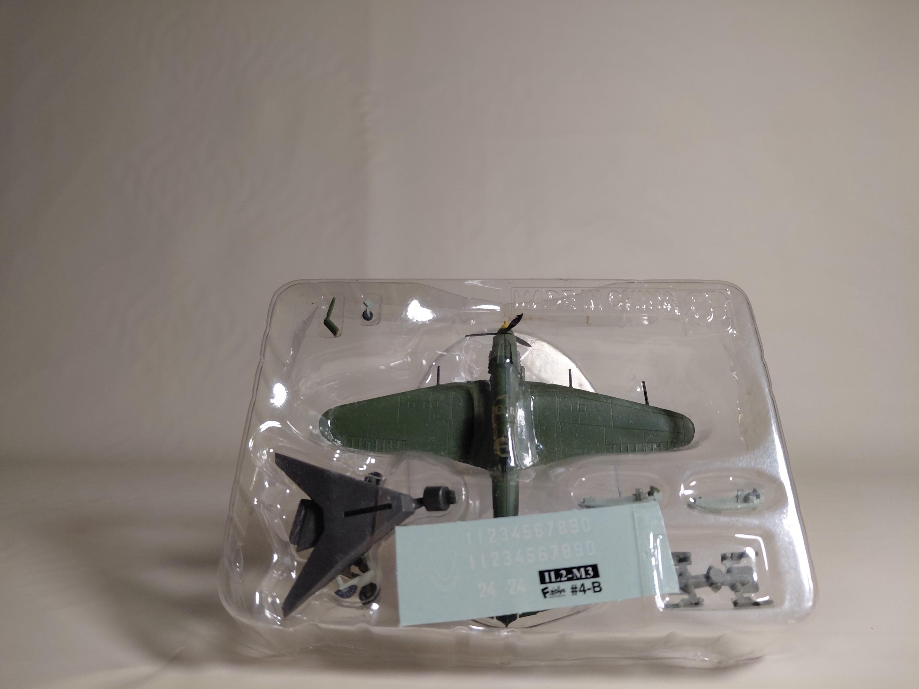 F-toys 1/144 WWII Warbird Collection. Polish IL-2M3 Shturmovik #4B