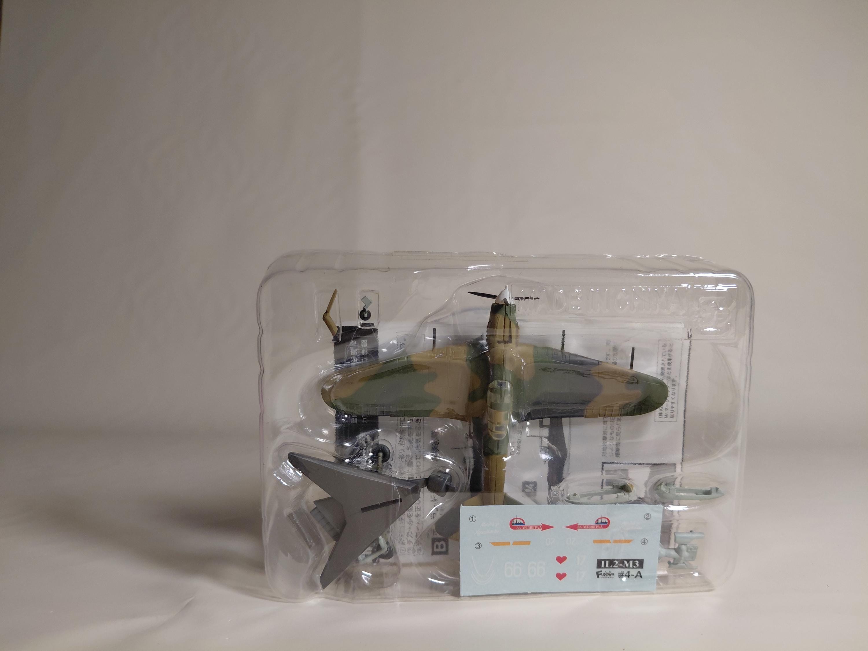 F-toys 1/144 WWII Warbird Collection. Russian IL-2M3 Shturmovik #4A