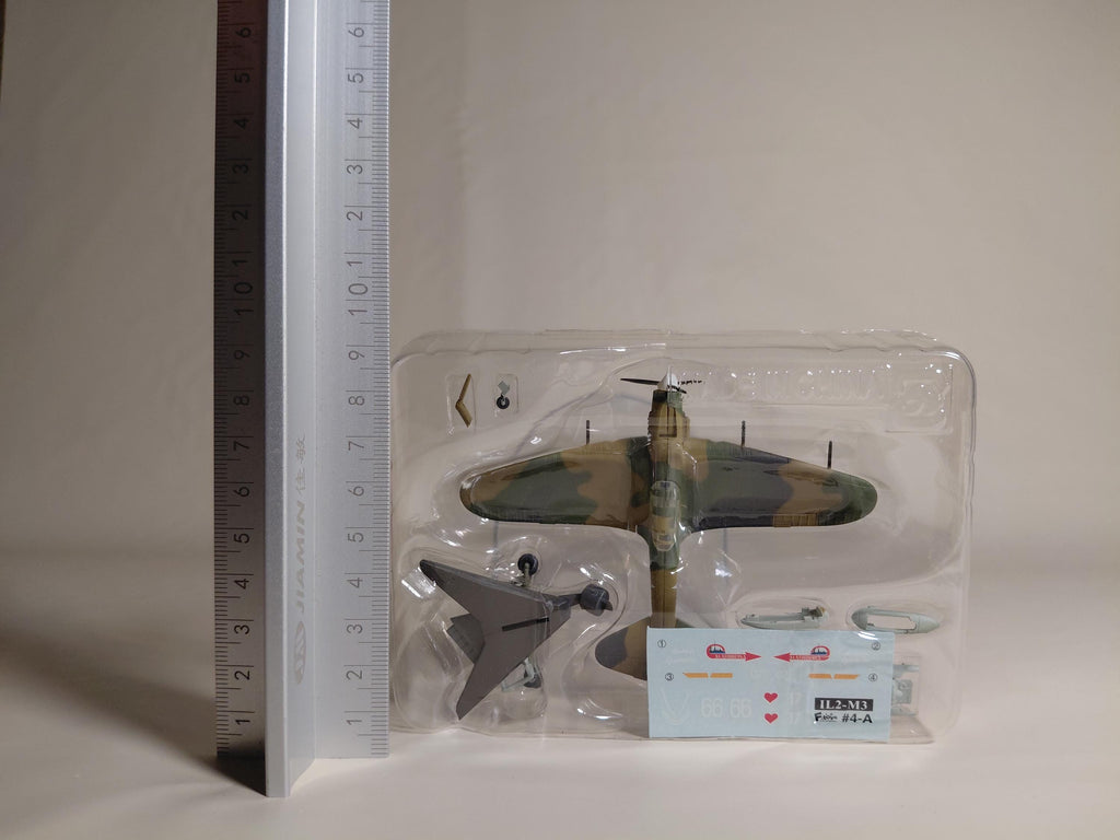 F-toys 1/144 WWII Warbird Collection. Russian IL-2M3 Shturmovik #4A