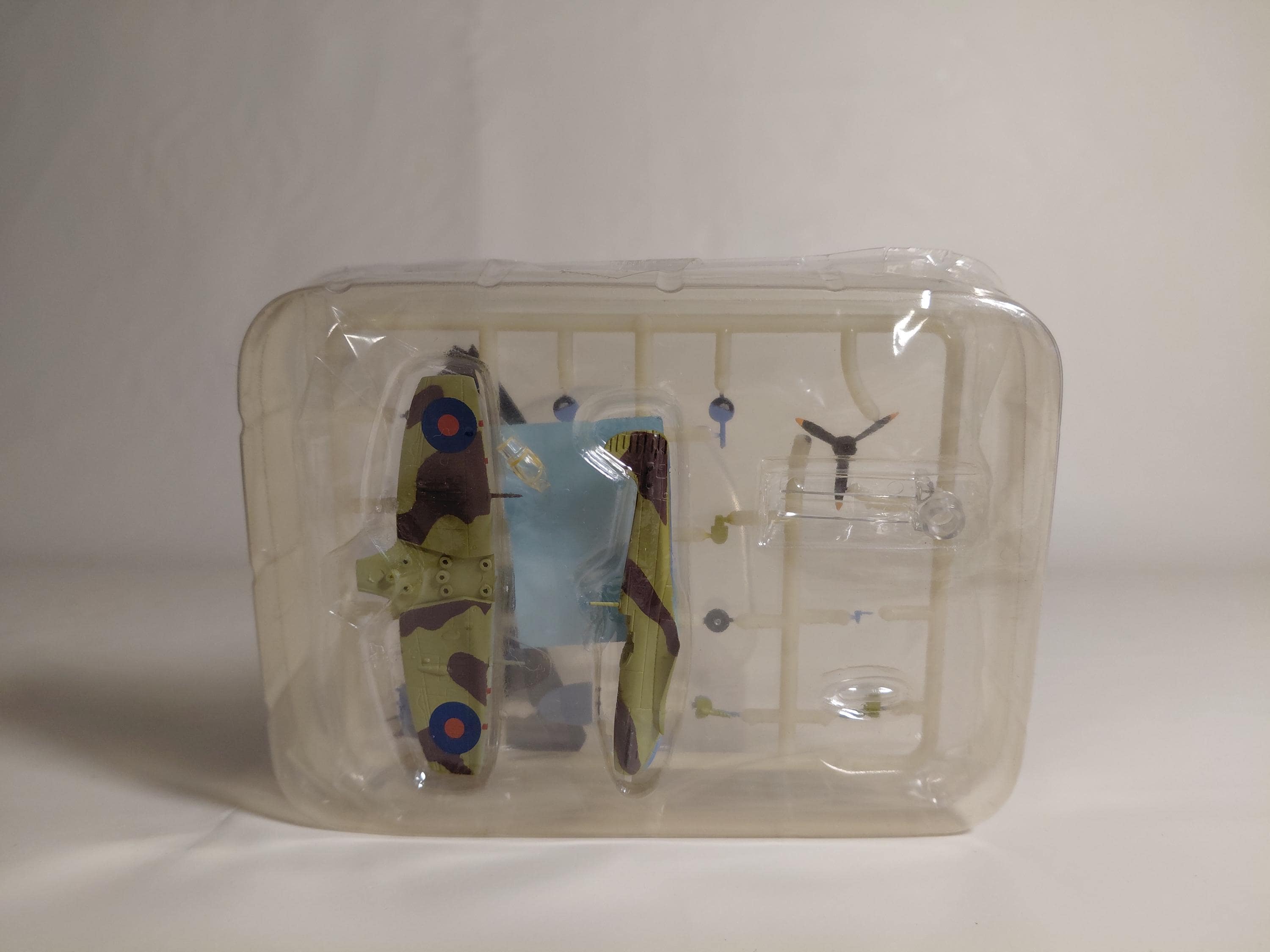 F-Toys 1/144 Fighter Wing Kit Collection Vol. 4 02 Spitfire S-1. 601st Squadron Major Skalski's Secret [WKC04-02S-1]