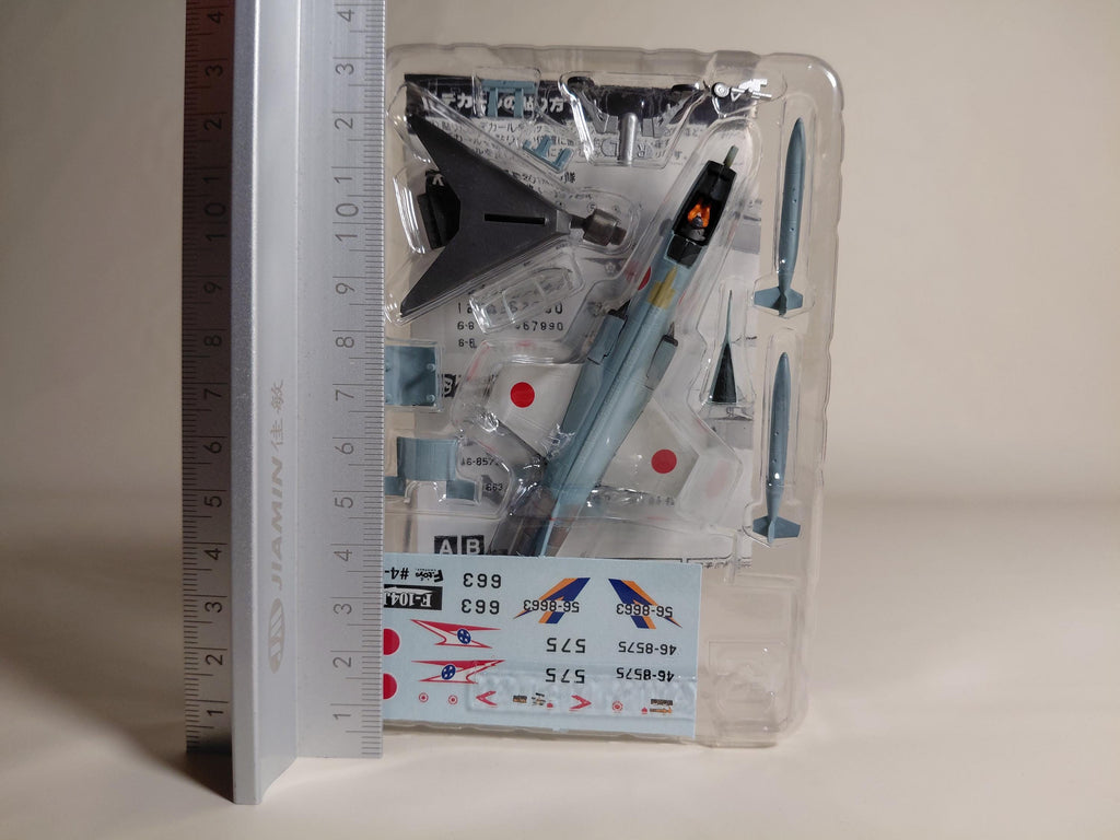 F-toys 1/144 JASDF Collection #4B F104J 38th Air Group, 207th Air Wing, Naha Air Base, Okinawa Prefecture (1972-1985)