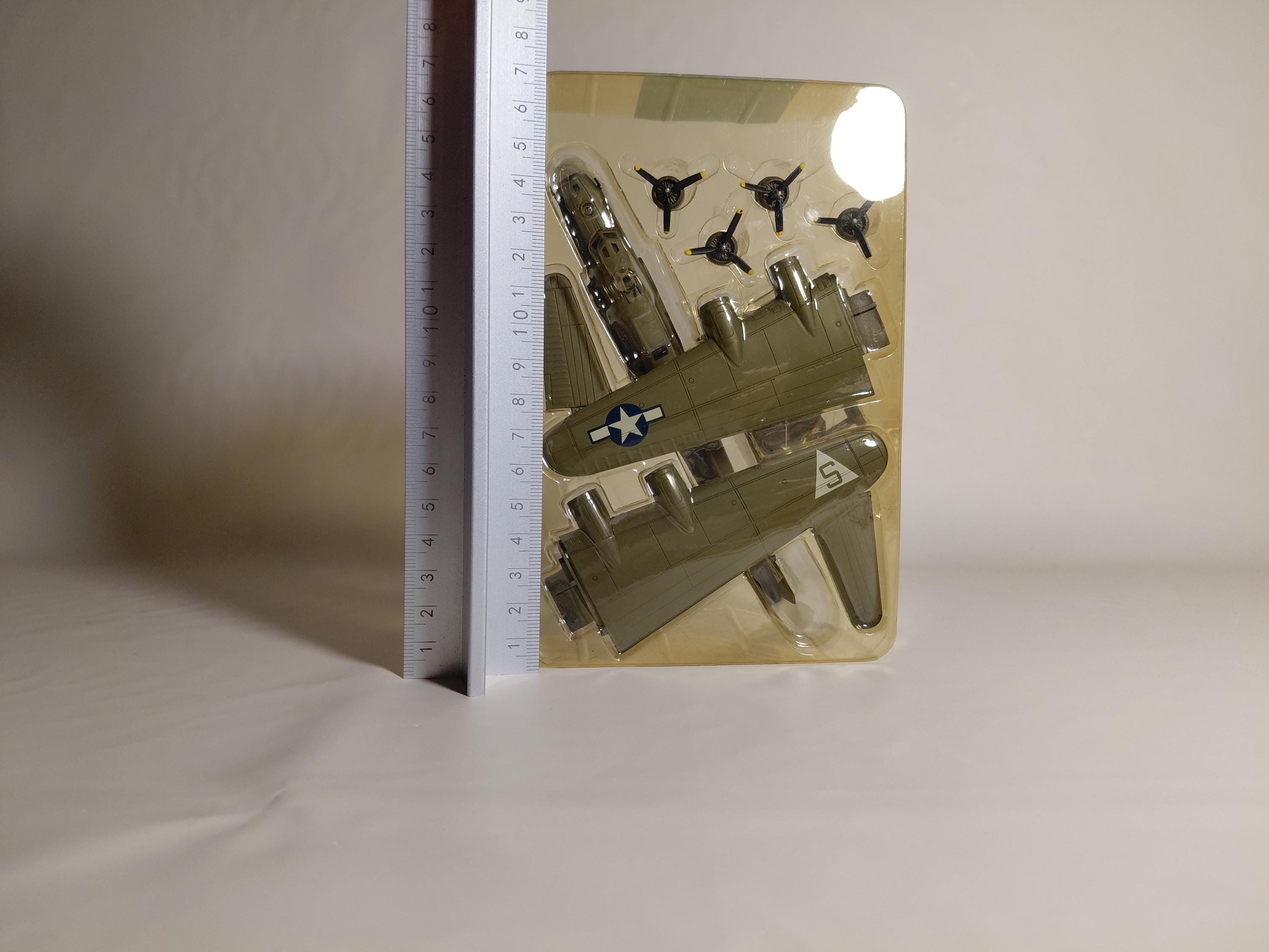 F-toys Large Aircraft(Heavy Bomber) Collection B-17G USAF Bomber Flying Fortress Mary Alice 401BG 615thBS IY-G #2A