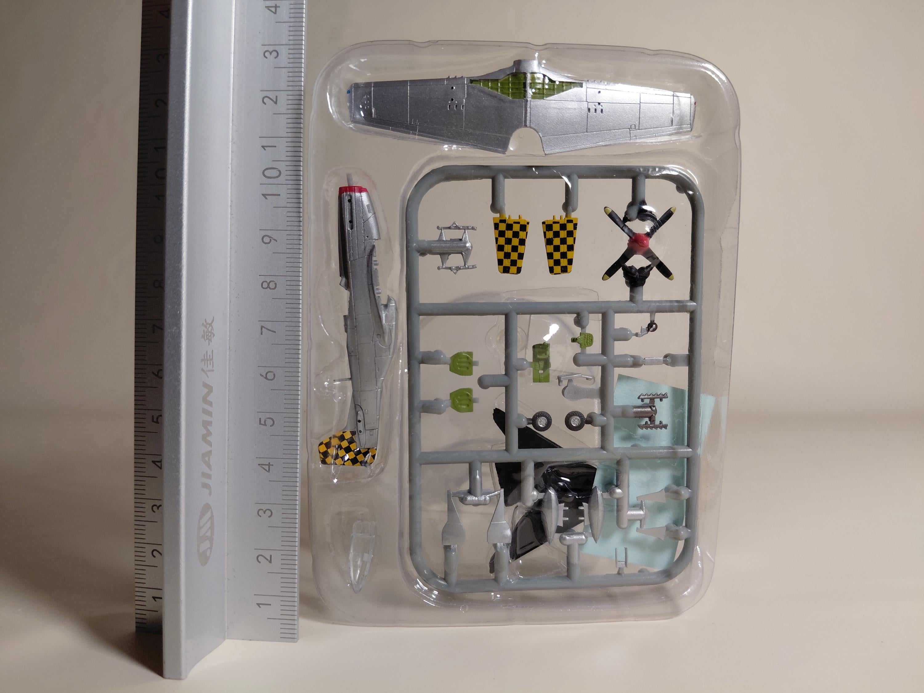 F-Toys 1:144 WKC VS1 #2D  P-51D Mustang Texas Jessie/Big Mike