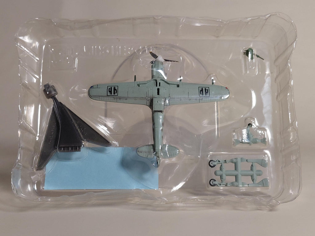F-Toys 1/144 Warbird Veltolo Macchi C.205V #3S Republican Army(Axis side)1st Fighter 1st Sqd piloted by Captain Adriano Visconti Italy 1944