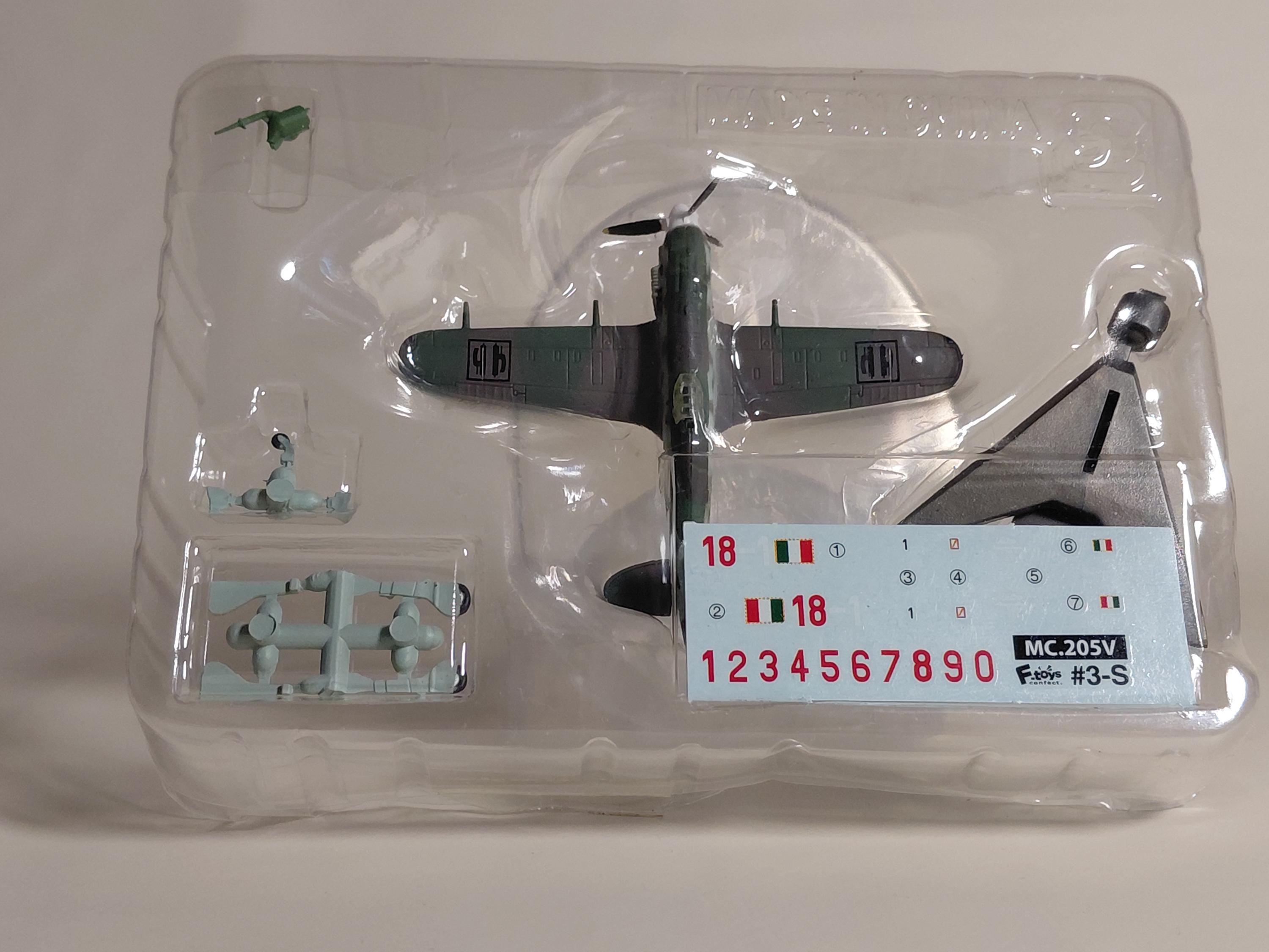 F-Toys 1/144 Warbird Veltolo Macchi C.205V #3S Republican Army(Axis side)1st Fighter 1st Sqd piloted by Captain Adriano Visconti Italy 1944