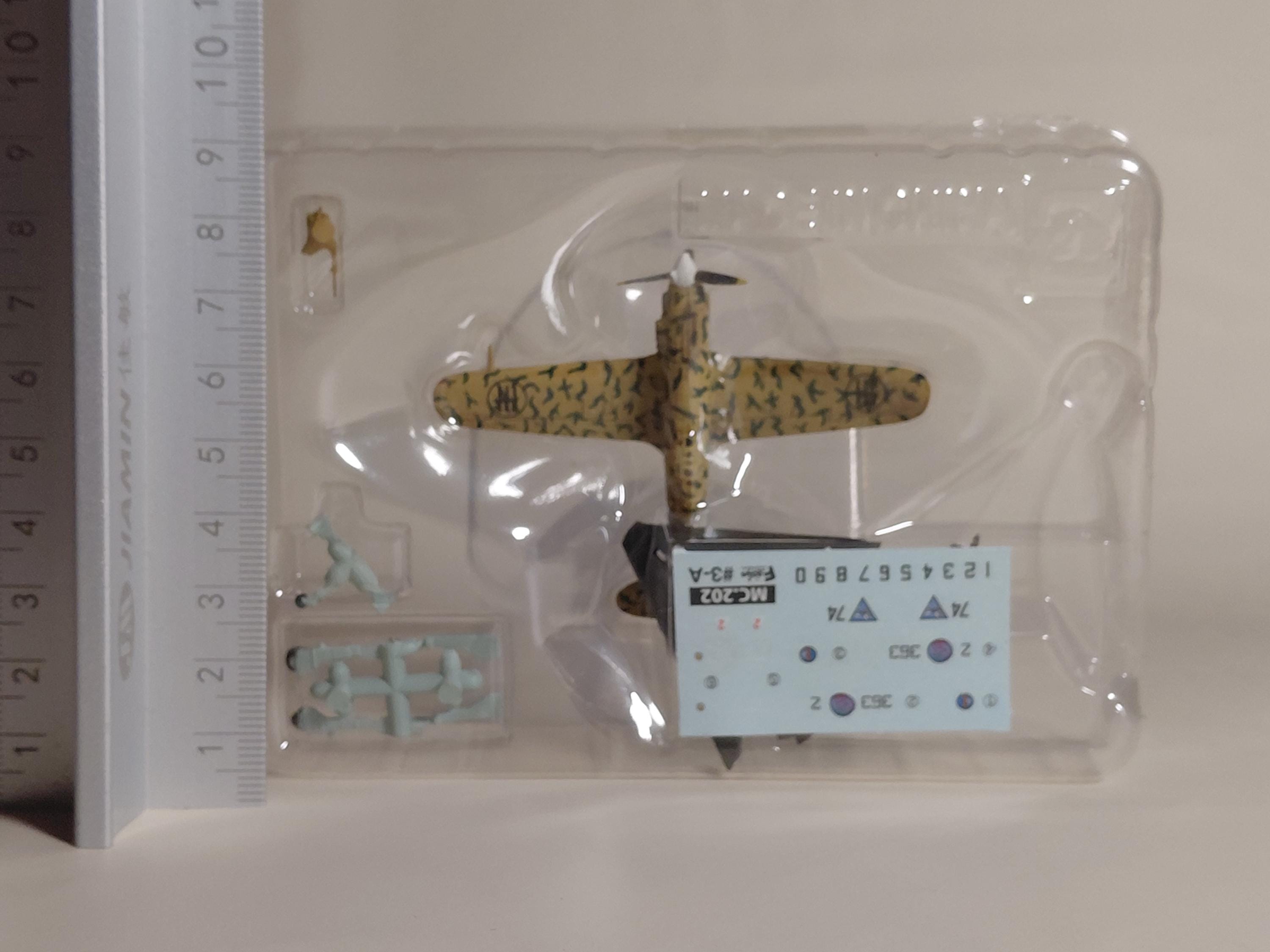 F-Toys 1/144 WWII Warbird Collection #3a A.Folgore Macchi C.202, 363rd Squadron, 150th Independent Air Group