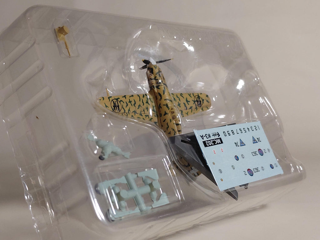 F-Toys 1/144 WWII Warbird Collection #3a A.Folgore Macchi C.202, 363rd Squadron, 150th Independent Air Group