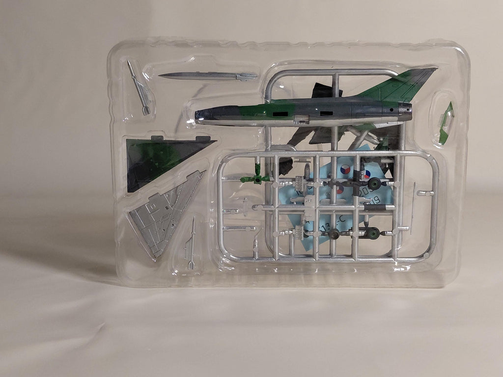 F-Toys 1/144 MiG-21FR Czechoslovakia Military Air Force 5th Fighter Air Regiment 2-C Wing Kit Collection VS13