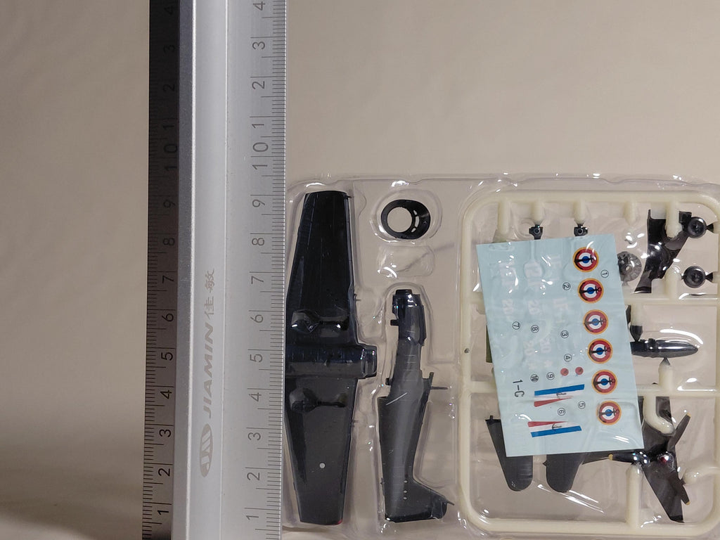 F-toys Wing Kit Collection 10 1/144  F6F-5 Hellcat #1C French Navy 1st F Squadron