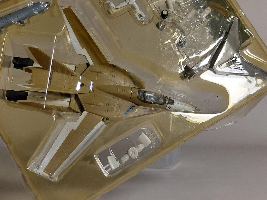 F-Toys VF-1A Mass Production Model TV Version 1/144 Super Dimension Fortress Macross Valkyrie Collection
