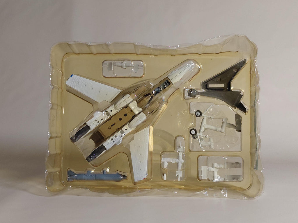 F-Toys VF-1A Mass Production Model TV Version 1/144 Super Dimension Fortress Macross Valkyrie Collection