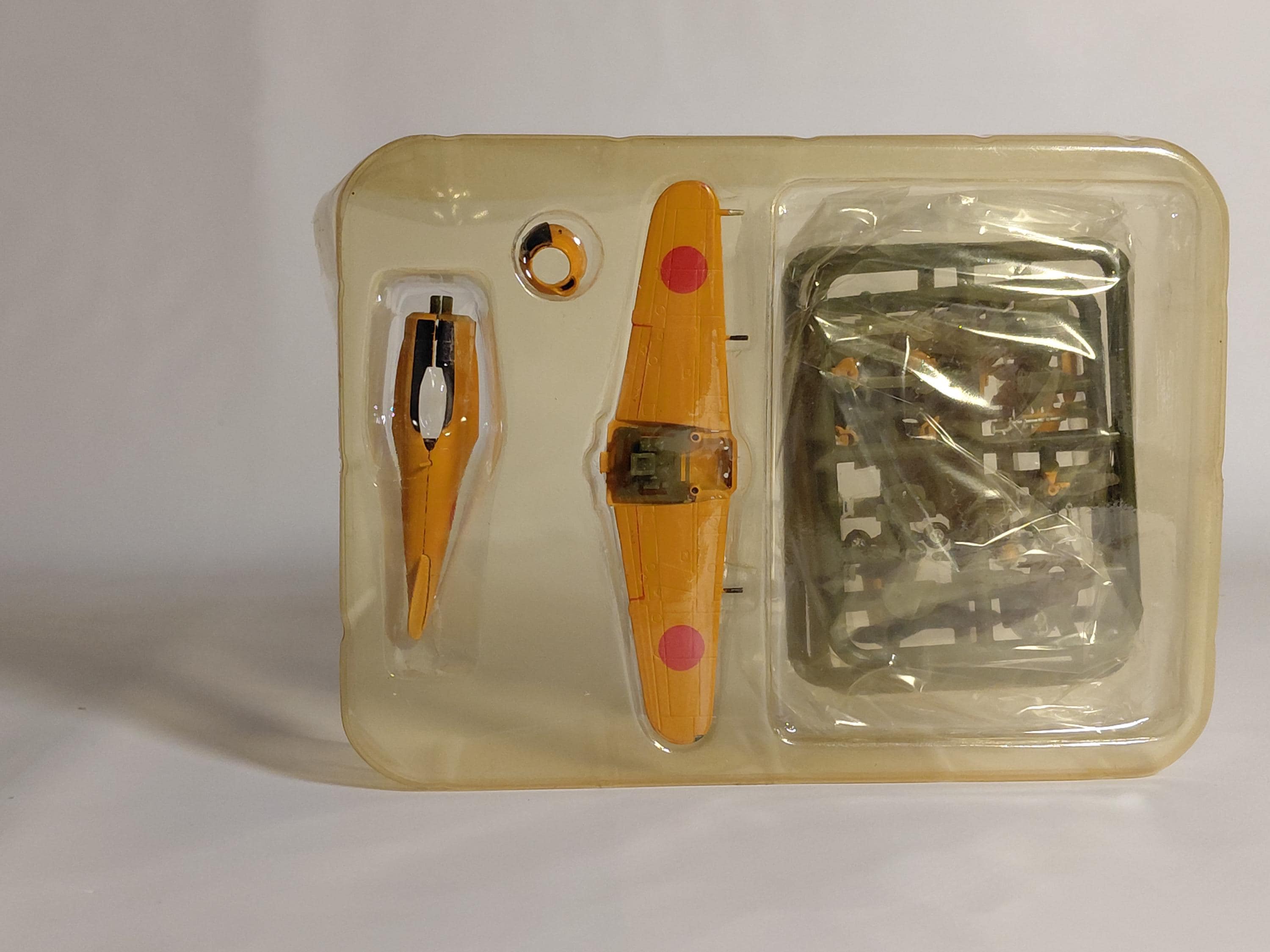 F-toys 1/144 WWII Wing Kit Collection Vol.2 Osaka Itami Airfield #1 local fighter Aircraft