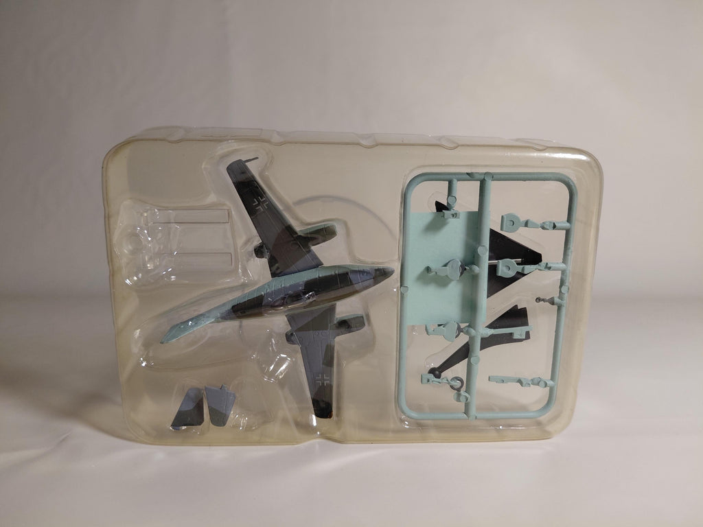 F-Toys 1/144 The Black Knight of Berlin Leiji Matsumoto Battlefield Manga Collection Messerschmitt Me262A #4B DEATH HERLOOK Death Harlock