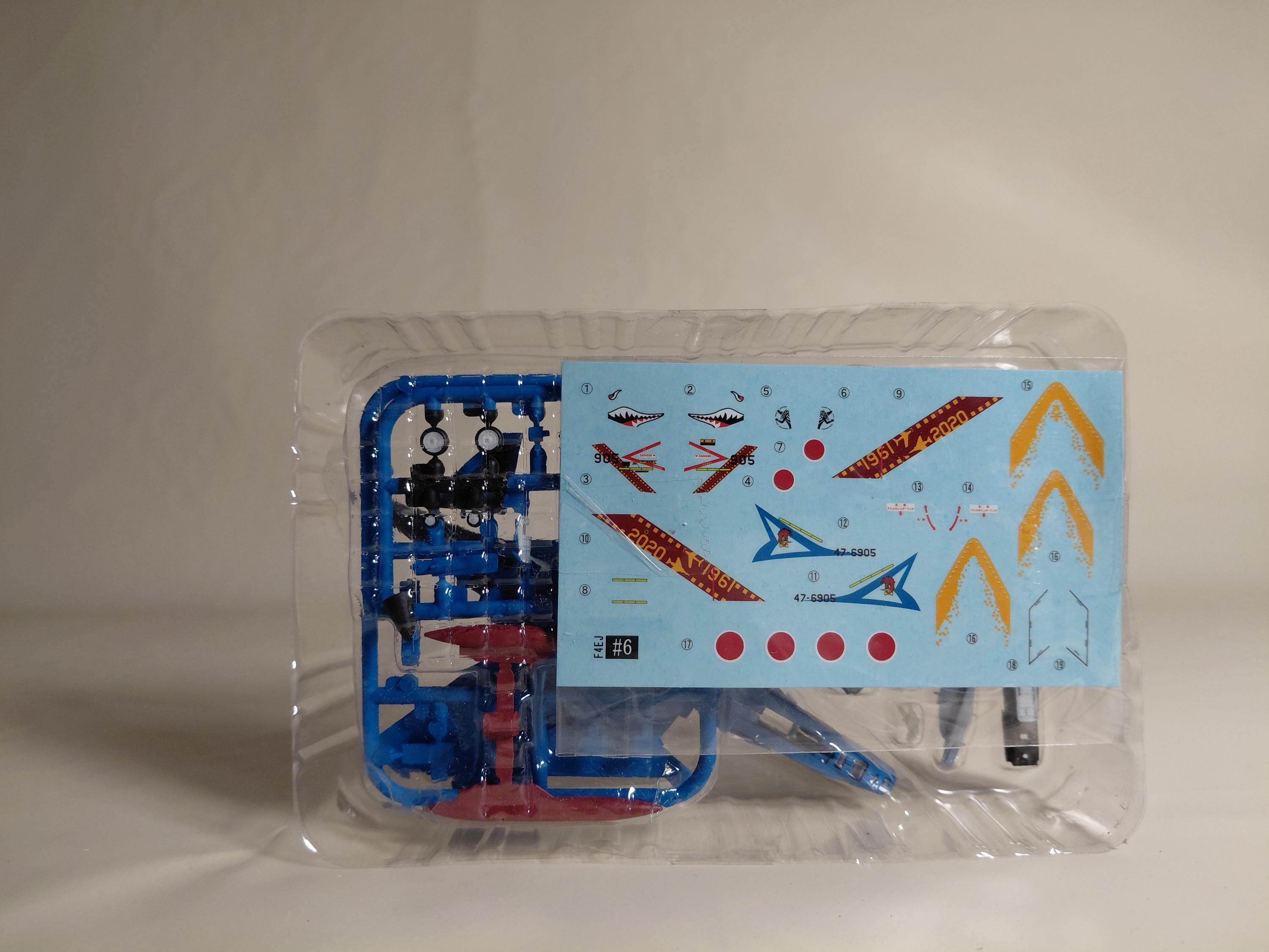 F-toys 1/144 F-4 Phantom II Final Special #6. RF-4E 501st Squadron Special Paint Machine