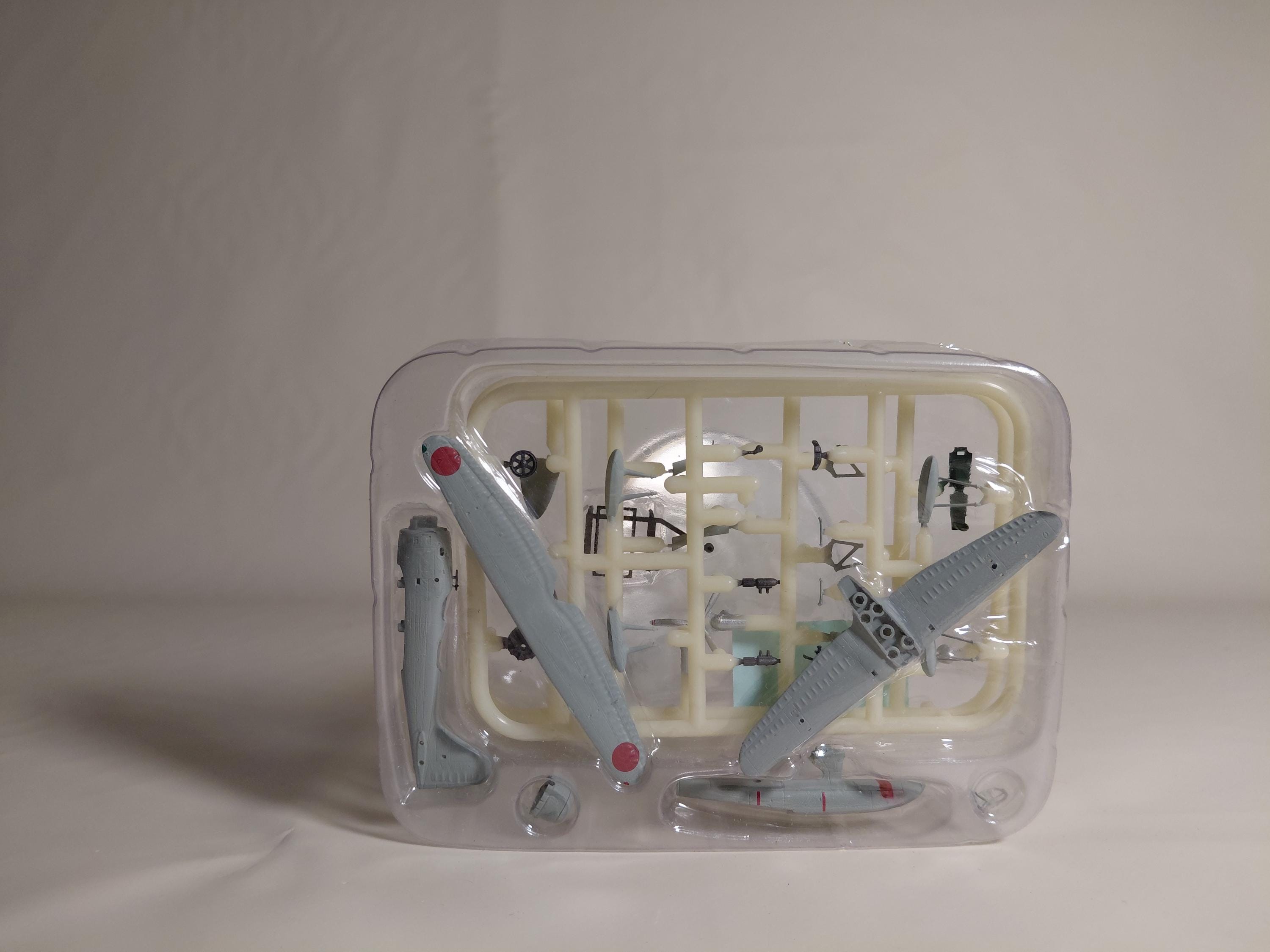 F-toys Wing Kit Collectionol.15 #2B Zero Observation Machine, Type 11 Equipped with Special Seaplane Carrier "Sanyo Maru" (Previous Type)