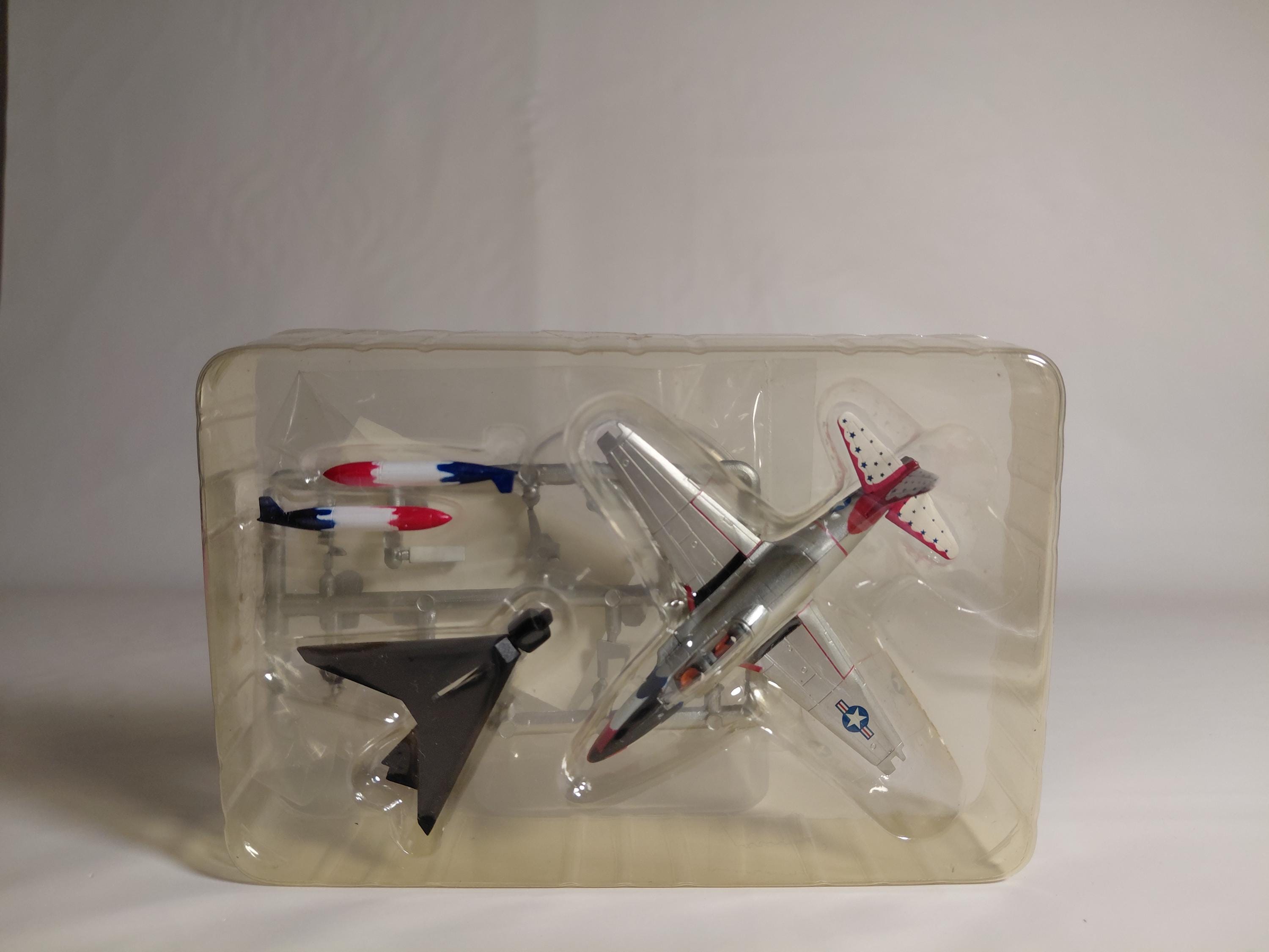 1/144 JASDF Collection 2 T-33A Shooting Star US Air Force Thunderbirds Support Aircraft Secret Item