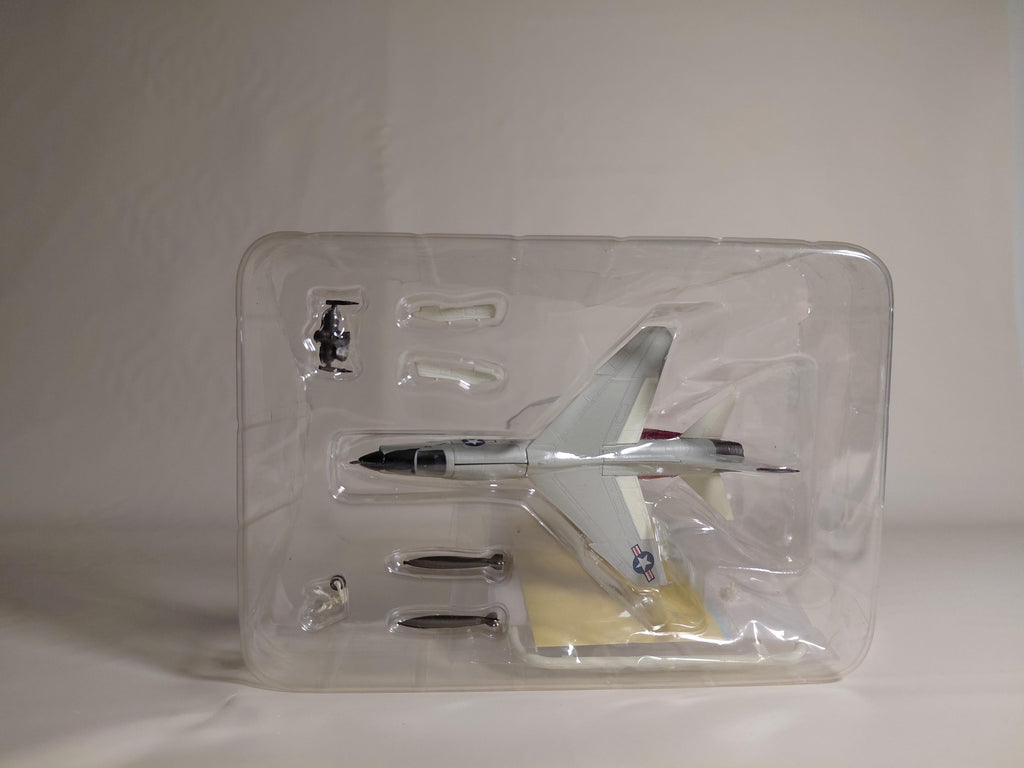 Cafereo Jwings 1/144 Vietnam Air War 3rd Edition A-8E CRUSADER VMF (AW) -235 Derth Angels