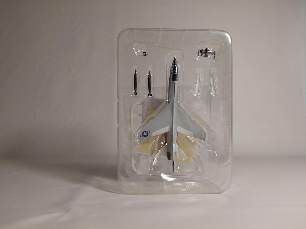 Cafereo Jwings 1/144 Vietnam Air War 3rd Edition A-8E CRUSADER VMF (AW) -235 Derth Angels