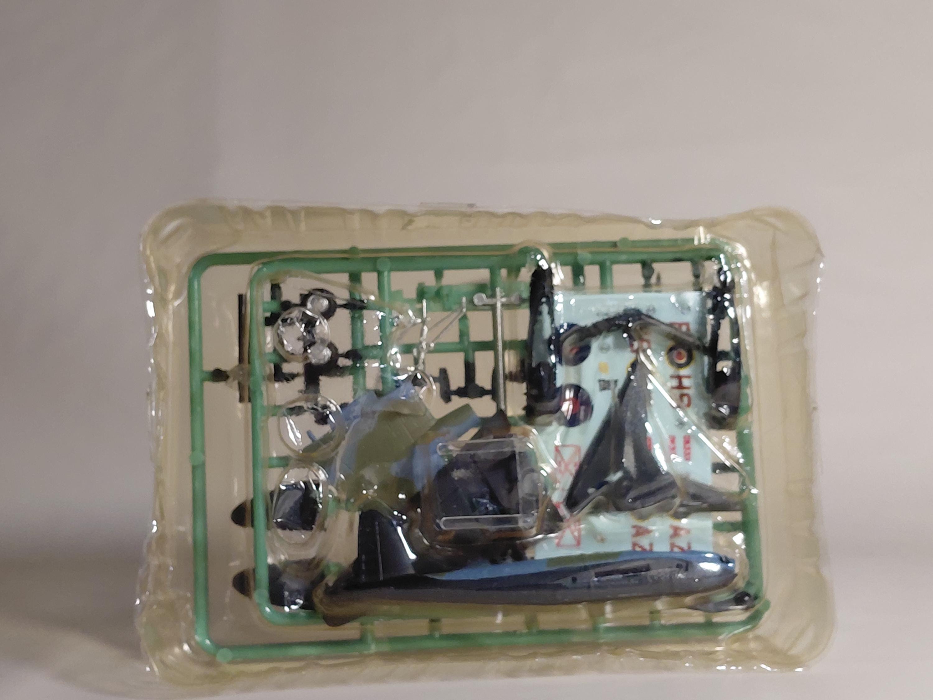 F-TOYS Wing Kit Collection VS8 #1C. Mosquito B Mk.4 British Air Force 109th Airplane 1/144