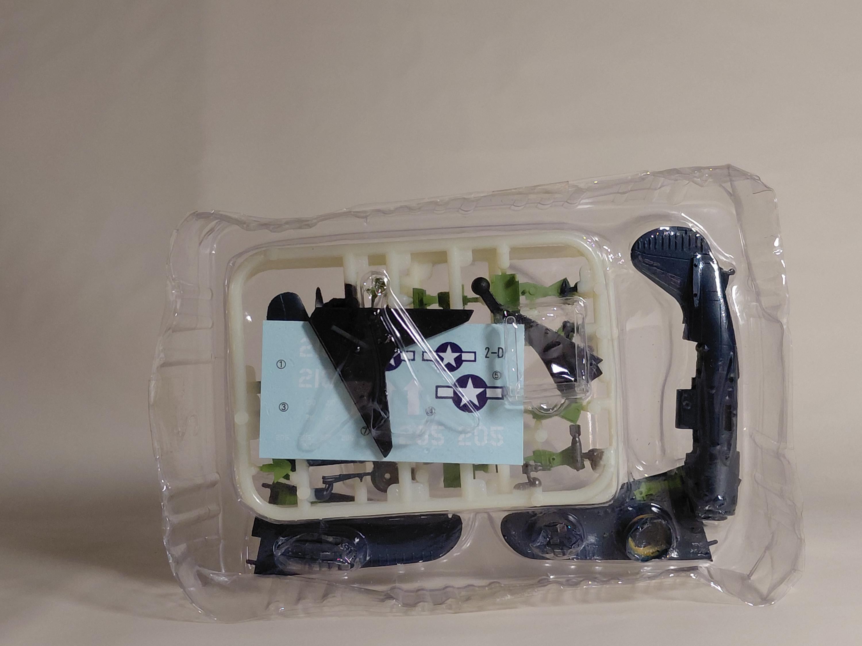 F-toys 1/144 WKC 5 WWII Curtiss Helldiver SB2C dive bomber #2D Bunker Hill CV-17