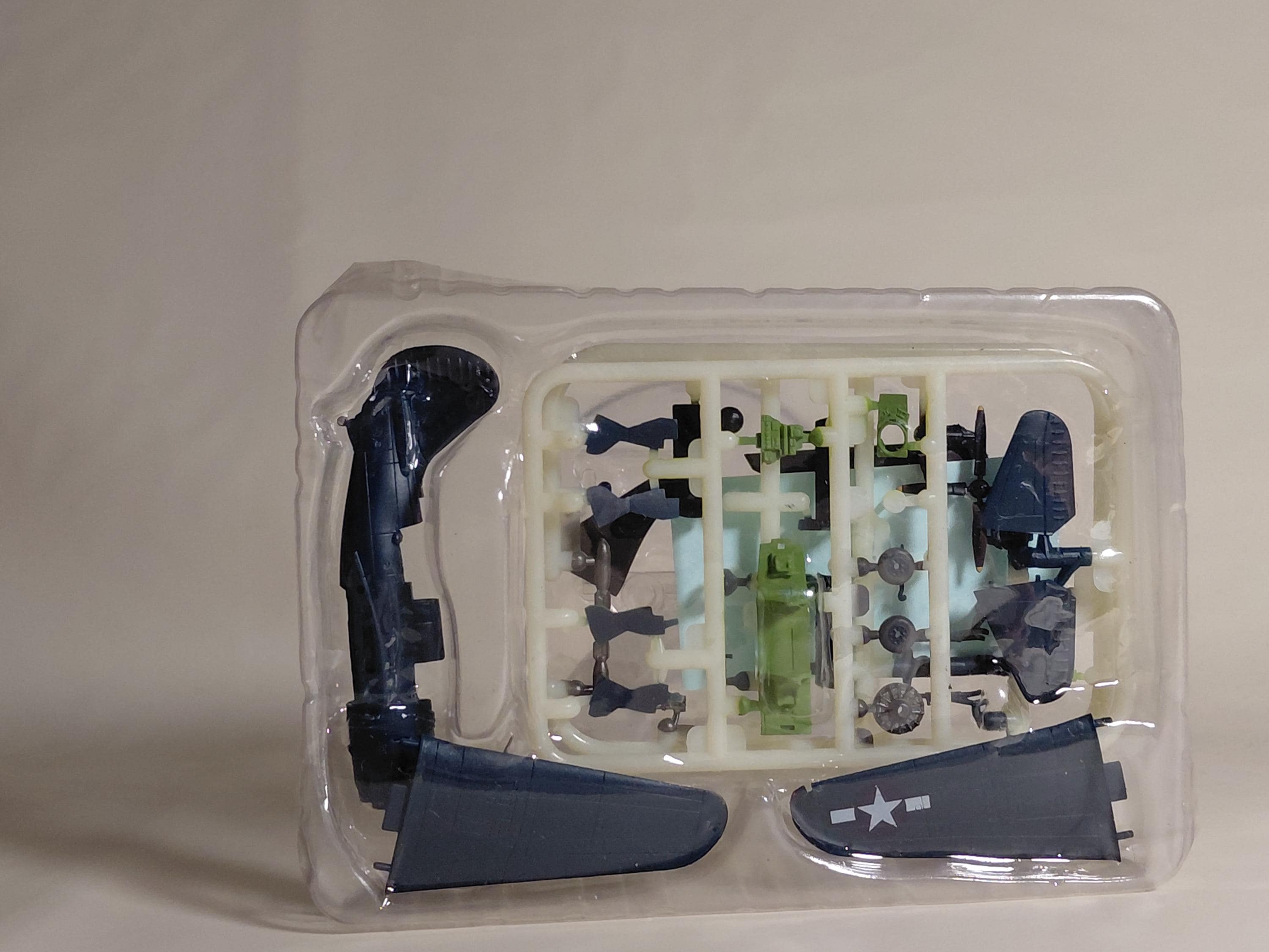 F-toys 1/144 WKC 5 WWII Curtiss Helldiver SB2C dive bomber #2D Bunker Hill CV-17