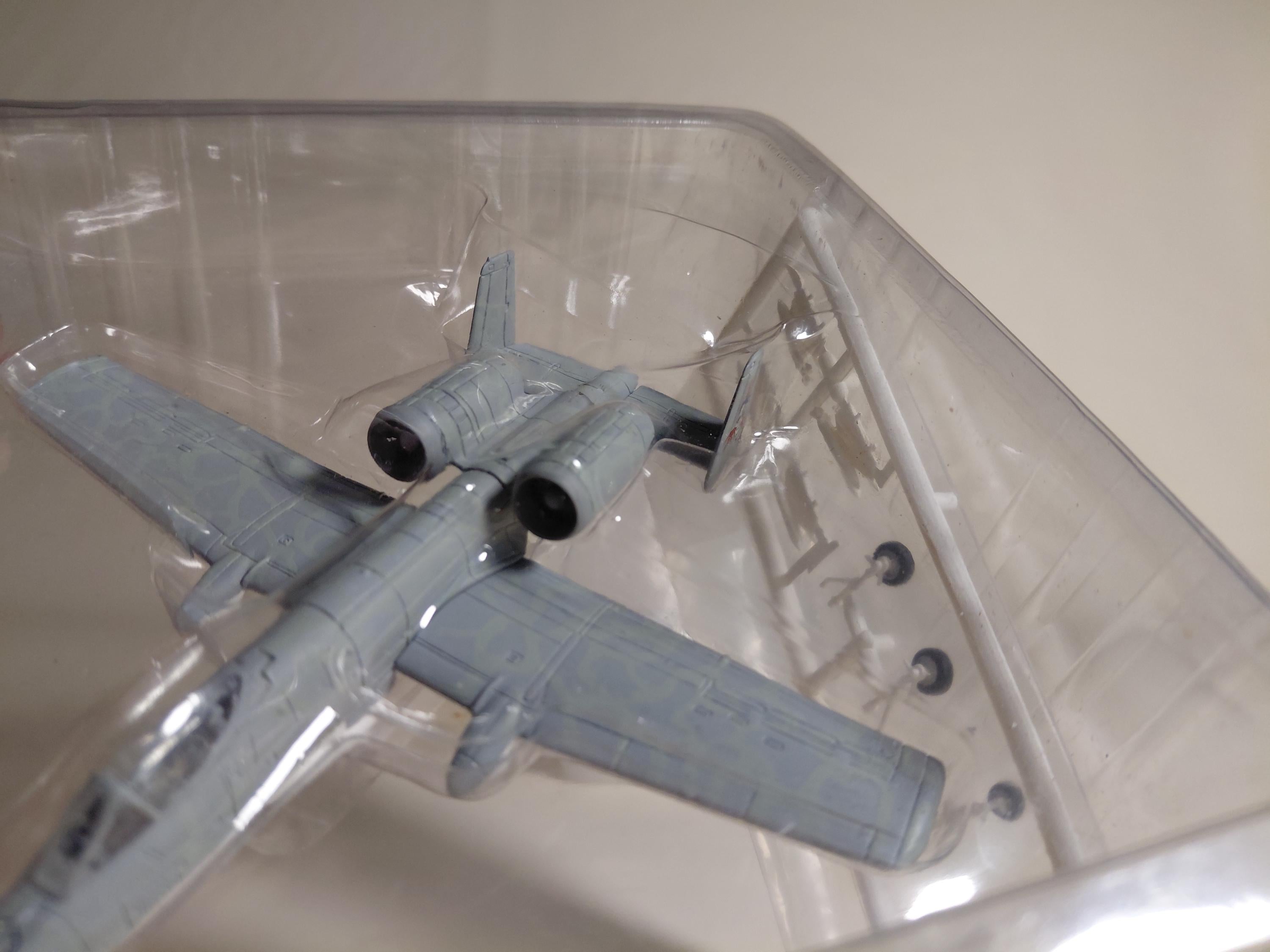 RIZCO 1/144 Area 88 Collection A-10 Thunderbolt II Gray