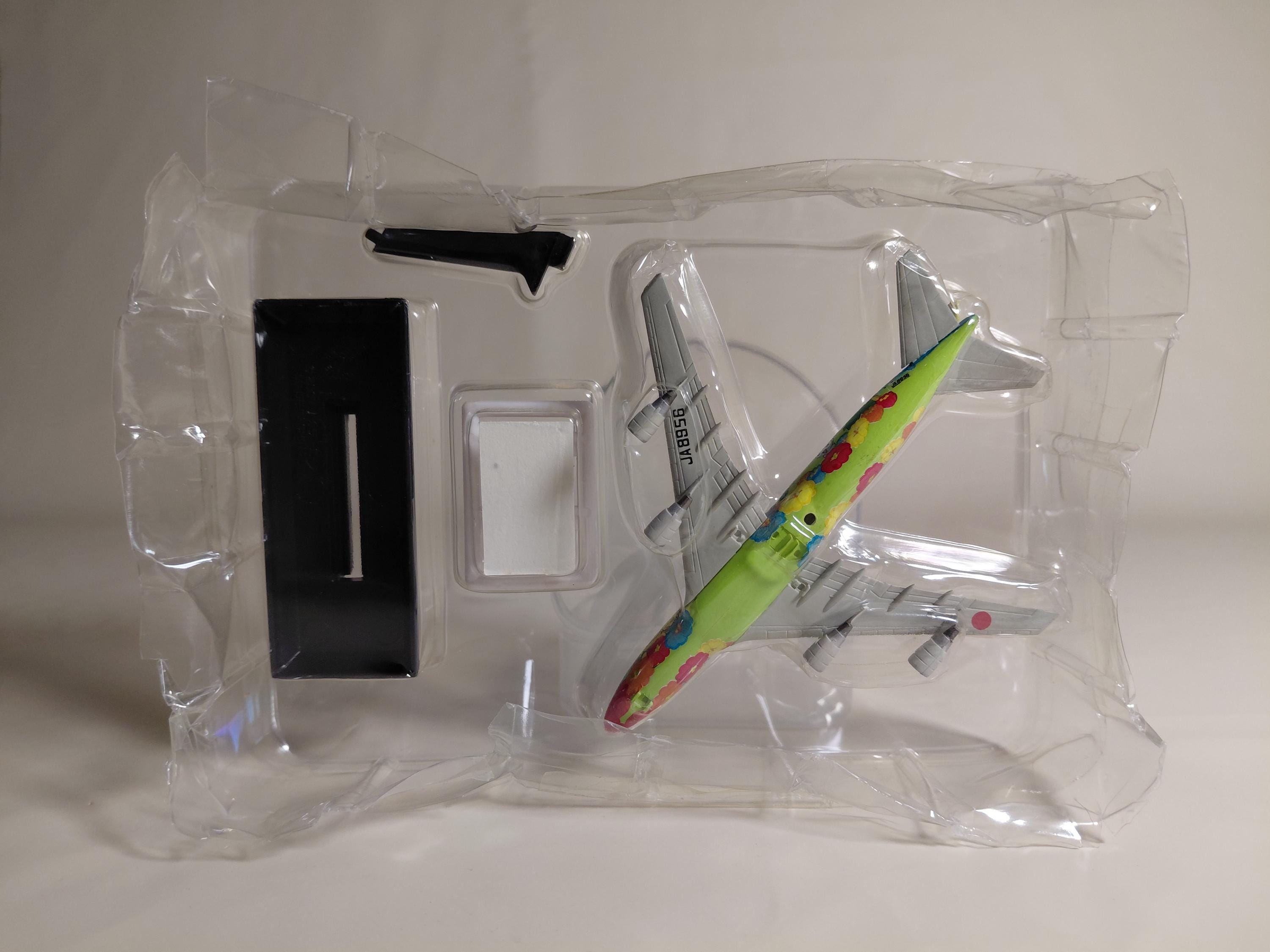 Boeing 747-400D ANA Pokemon Jet "The Flower jumbo" Seclets 1/700 TAKARA JAPAN