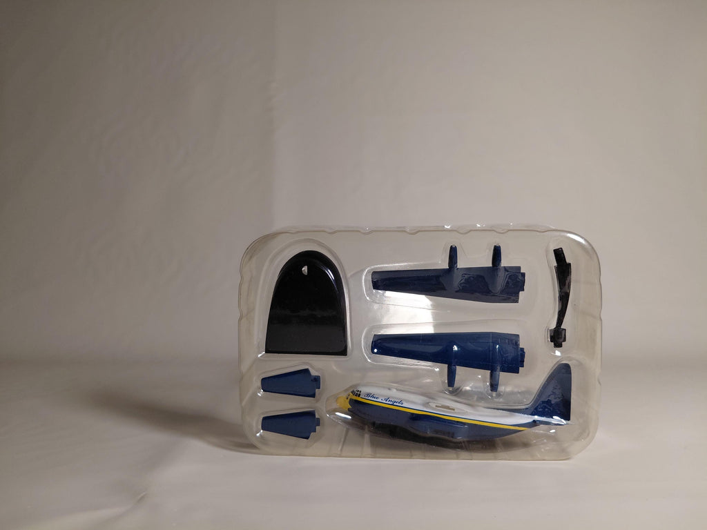 F-toys 1/300 Tactical Transport Aircraft C-130 Us Marine Corps Blue Angel #1C