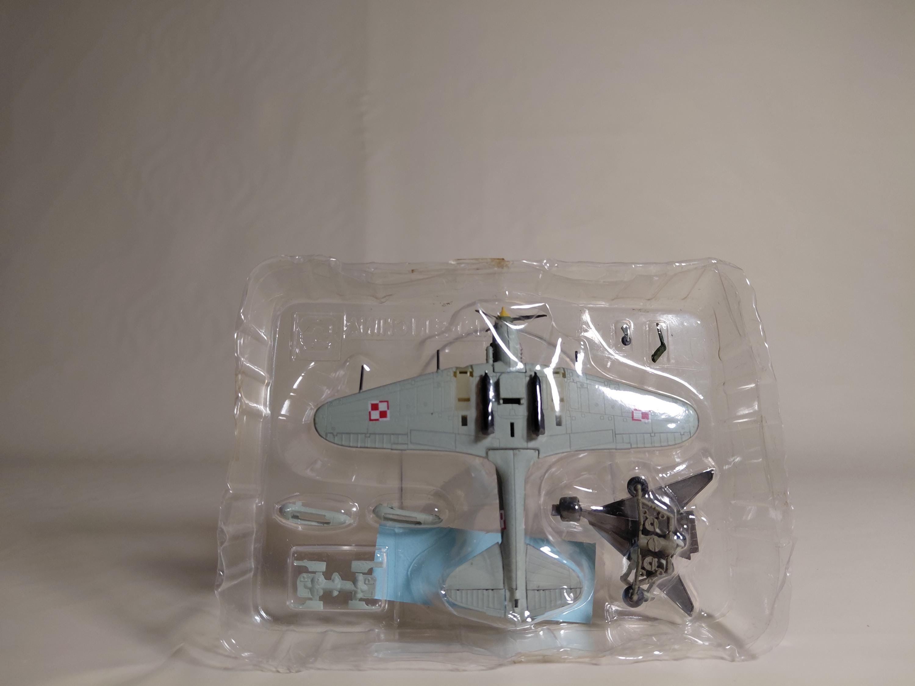 F-toys 1/144 WWII Warbird Collection. Polish IL-2M3 Shturmovik #4B
