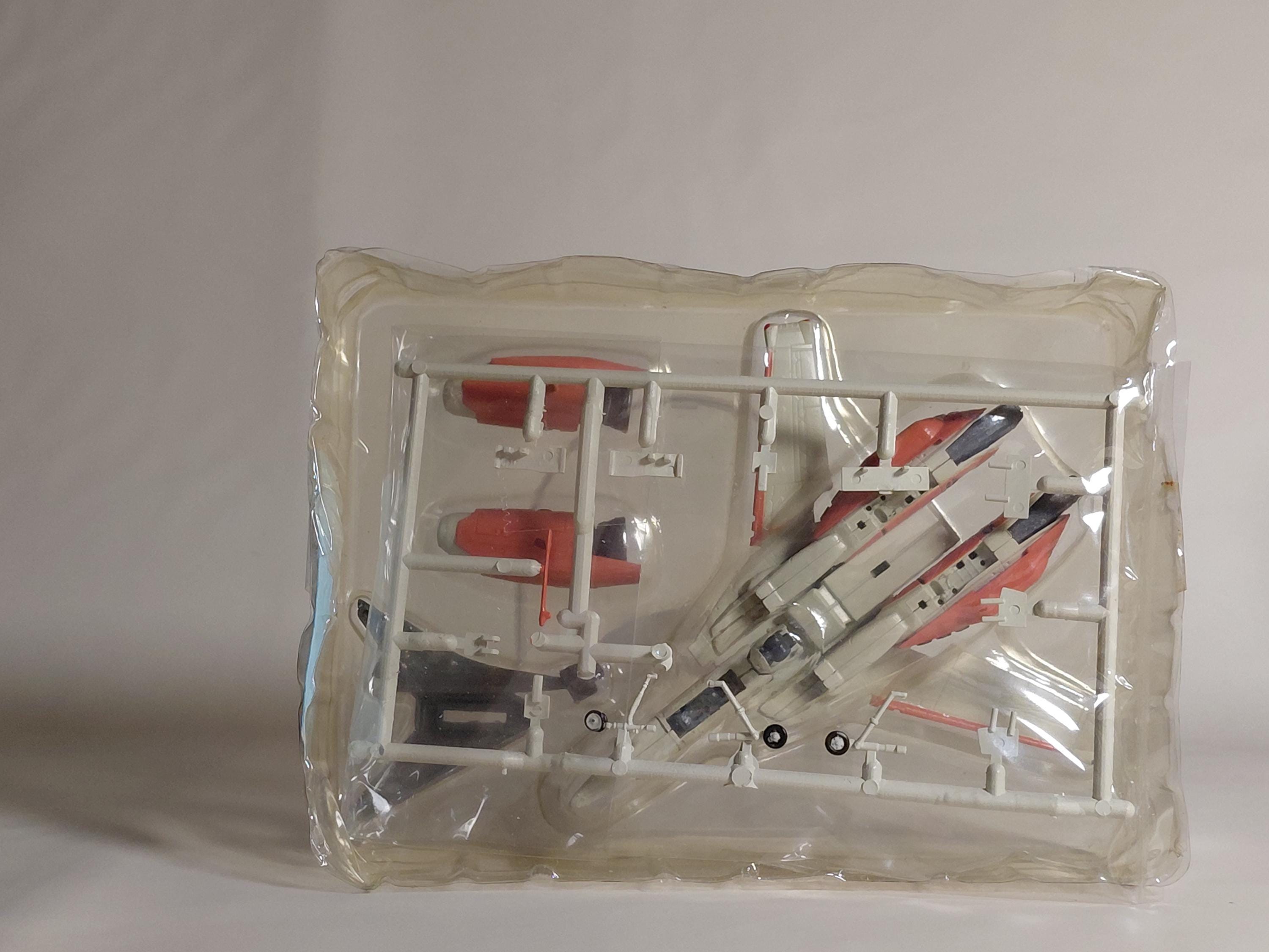 F-Toys 1/144 -toys Super Dimension Fortress Macross Valkyrie Collection 2 VT-1 Super Ostrich (Movie Version)