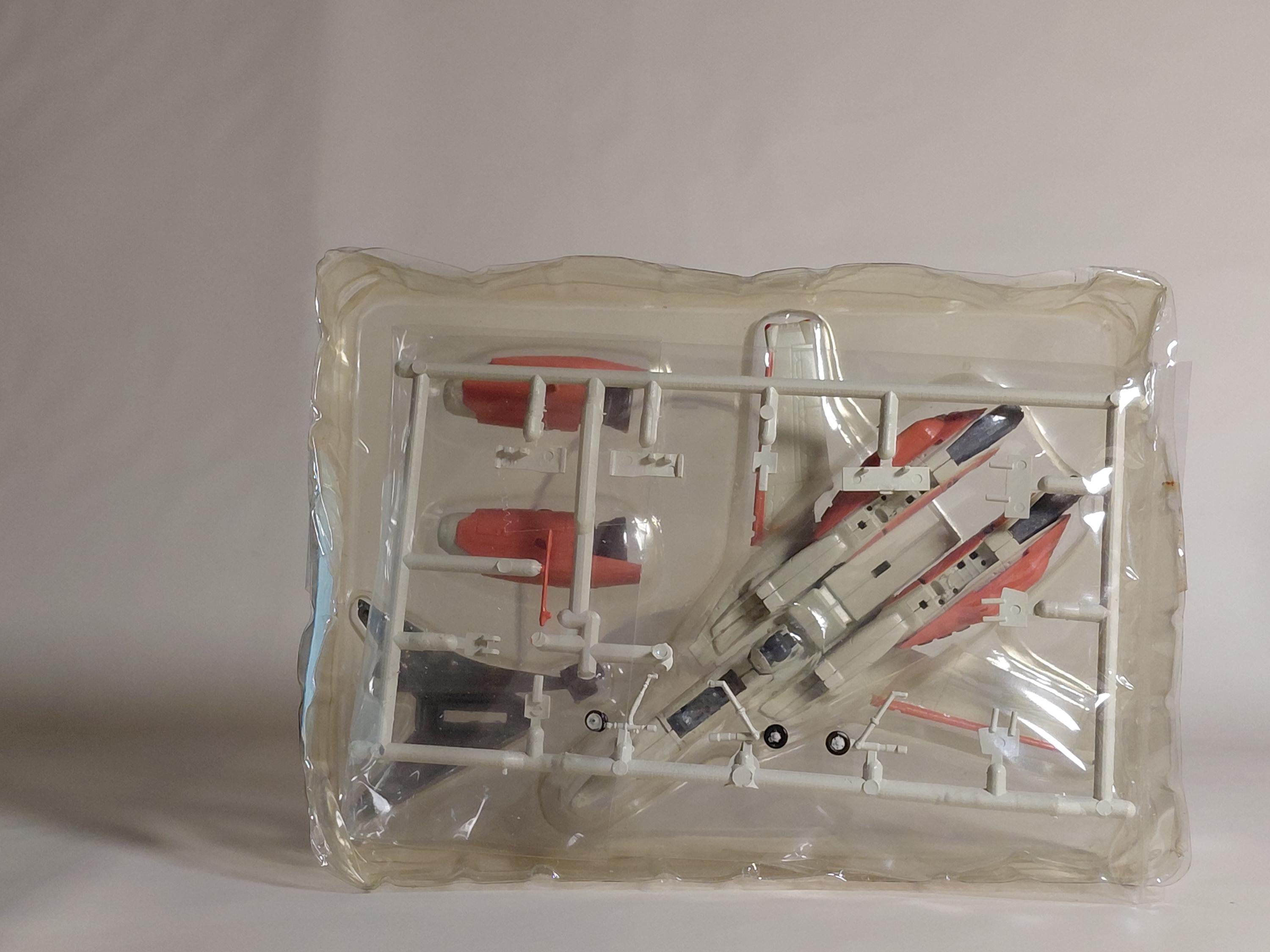 F-Toys 1/144 -toys Super Dimension Fortress Macross Valkyrie Collection 2 VT-1 Super Ostrich (Movie Version)