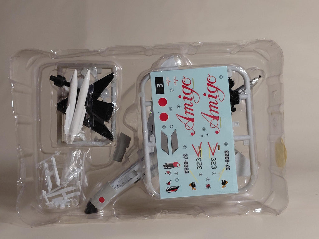 F-toys Special Paint Aircraft Collection 2 F-4EJ Kai 5th Air Wing 301st Squadron 1989 Paint Aircraft F4 Phantom
